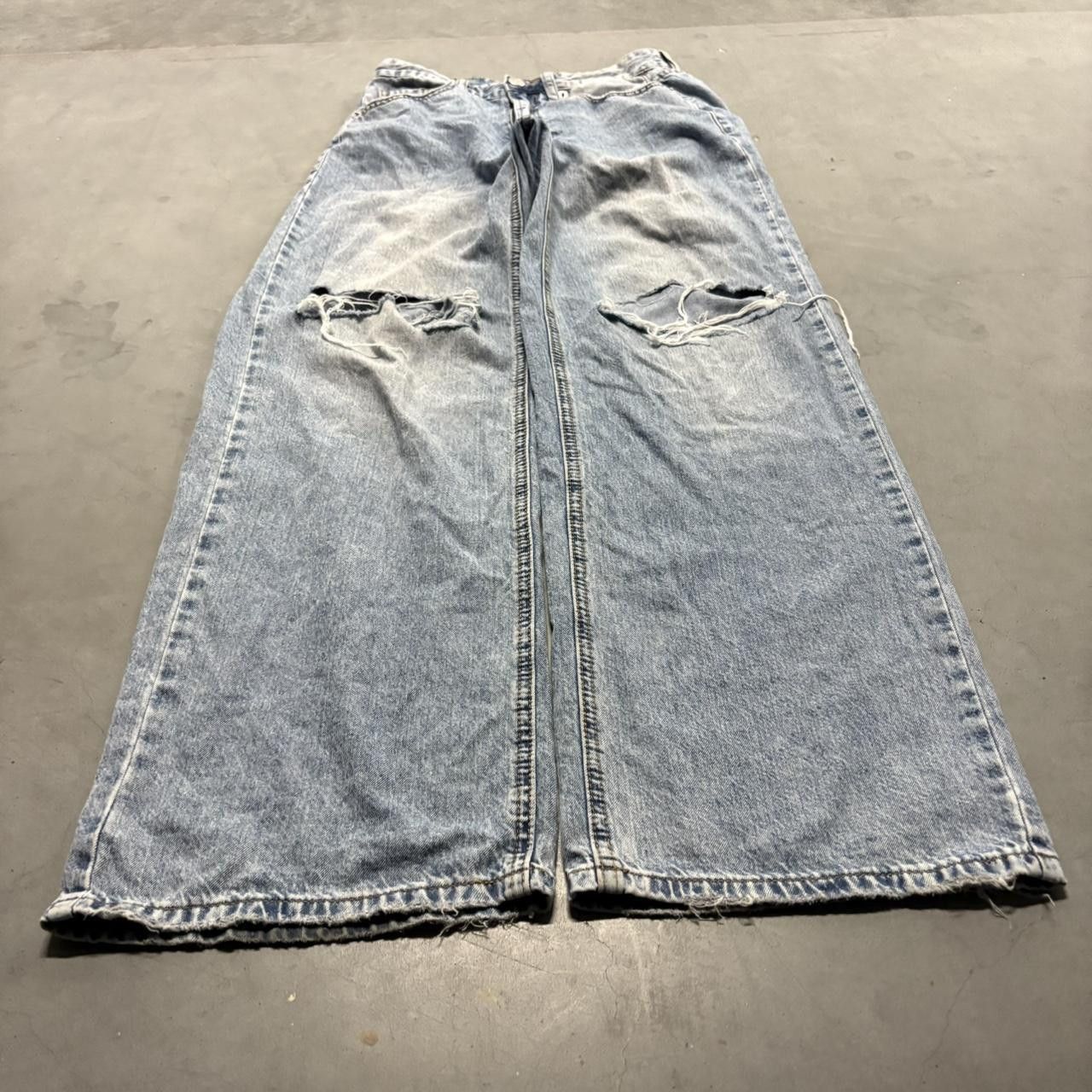 Japanese Brand × Vintage Crazy Vintage Y2K/2000s Super Baggy WideLeg Medium Wash Denim Jeans! Size US 26 / EU 42 - 1 Thumbnail