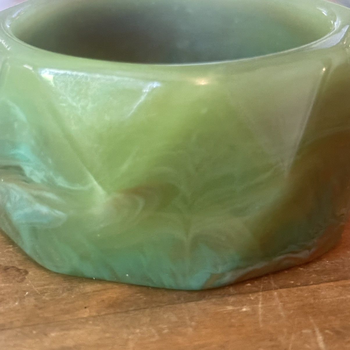 Vintage Vintage chunky faceted green marbled lucite bangle bracelet Size ONE SIZE - 5 Thumbnail
