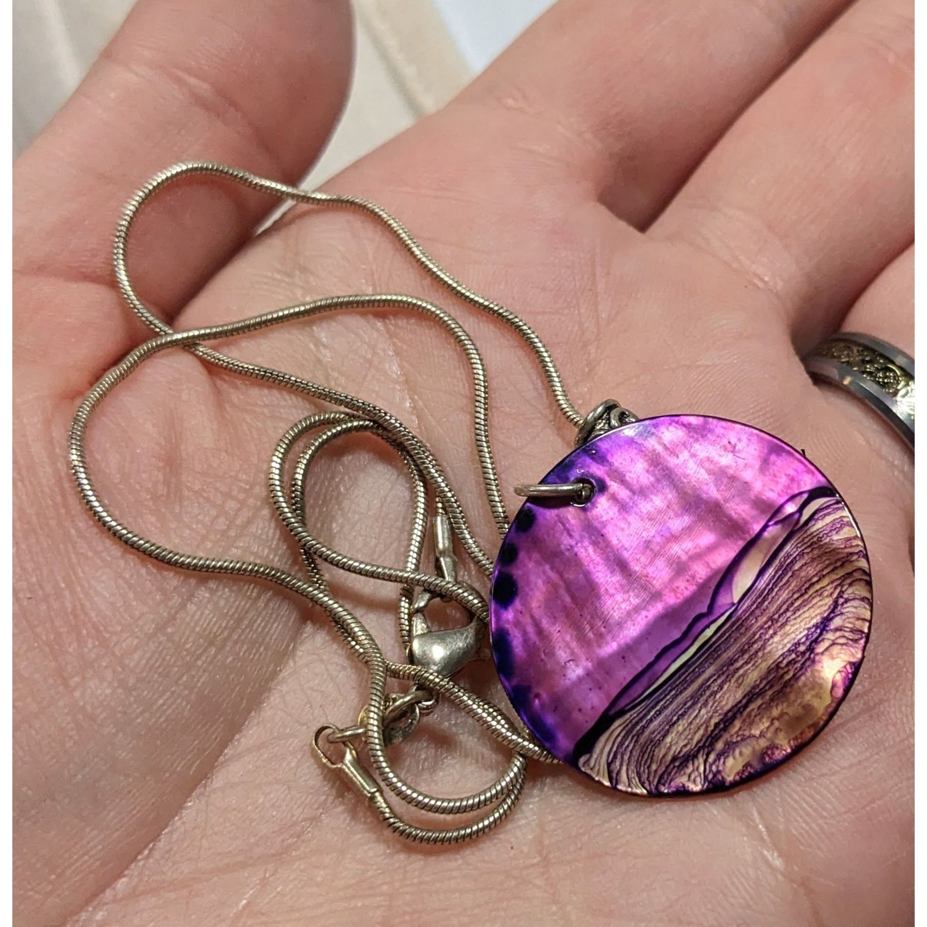 Other Artisan Signed Dyed Purple Shell Disc Necklace Size ONE SIZE - 9 Thumbnail