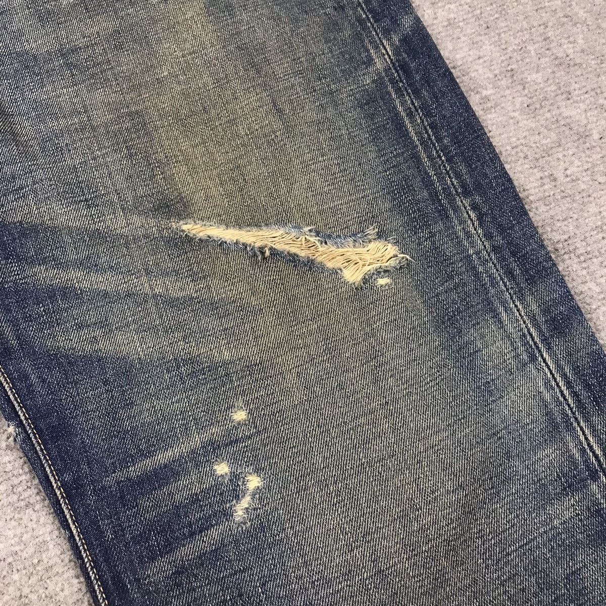 Japanese Brand × Levi's Vintage Clothing VINTAGE LEVIS 33501 DISTRESSED SELVADGE DENIM PANTS 144 Size US 32 / EU 48 - 7 Thumbnail