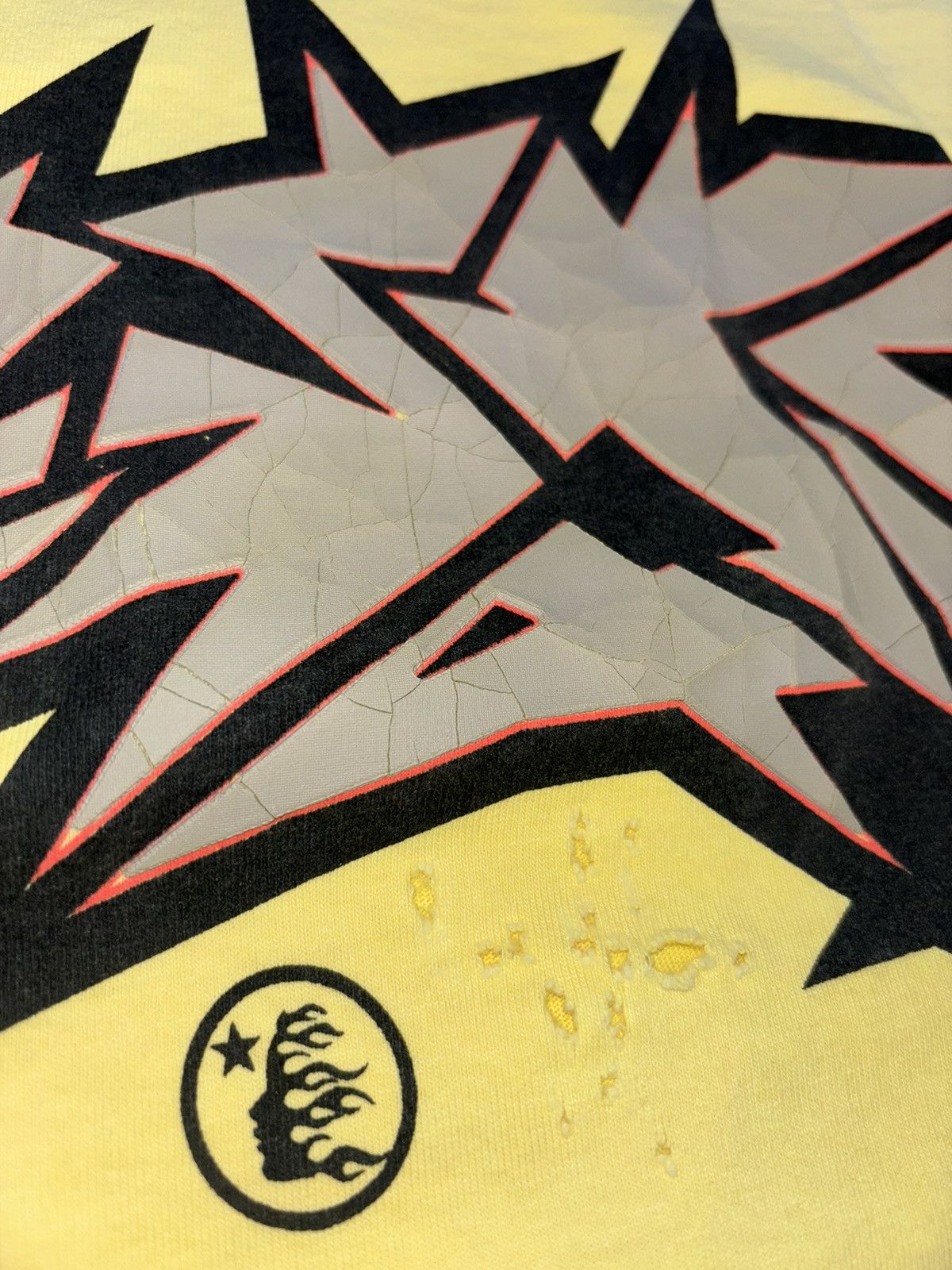 HELLSTAR Hellstar Yellow Crack Print Tee Size US XL / EU 56 / 4 - 6 Thumbnail
