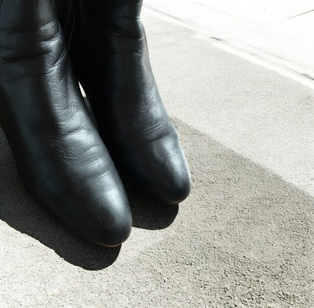 Salvatore Ferragamo Black Leather Salvatore Ferragamo classic Bootie Size 6 1/2 Size US 6.5 / IT 36.5 - 4 Thumbnail