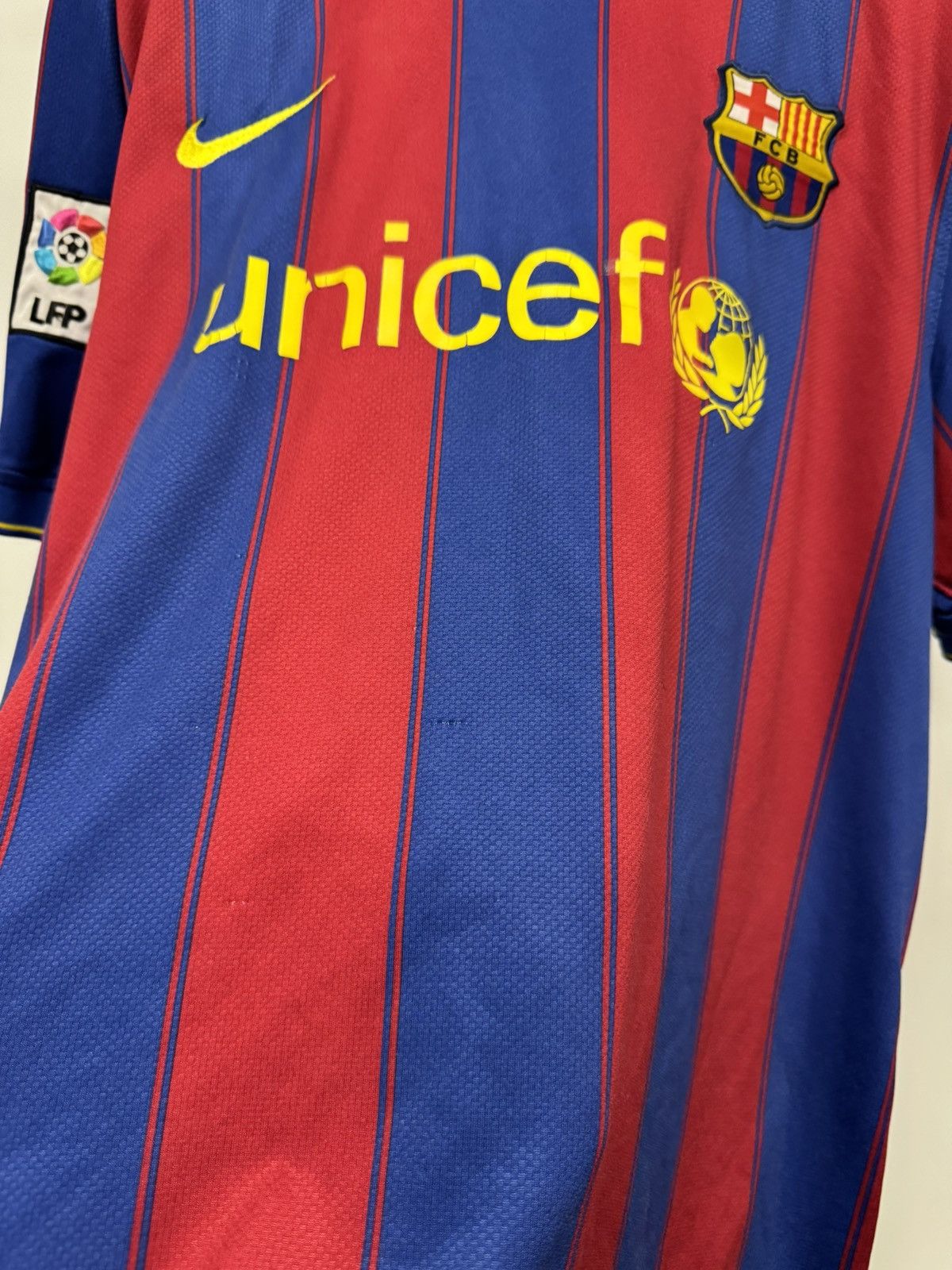 Nike Vintage Nike Barcelona Jersey 2009/2010 Home Football Shirt Size US XL / EU 56 / 4 - 9 Thumbnail