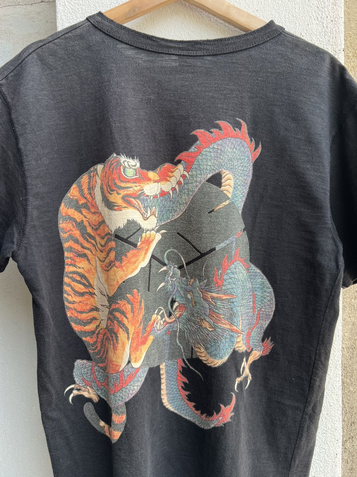 Beauty Beast × Hysteric Glamour × Japanese Brand Vintage Eastern Art Motifs Tiger and Dragon Big Print Tee Size US M / EU 48-50 / 2 - 13 Thumbnail