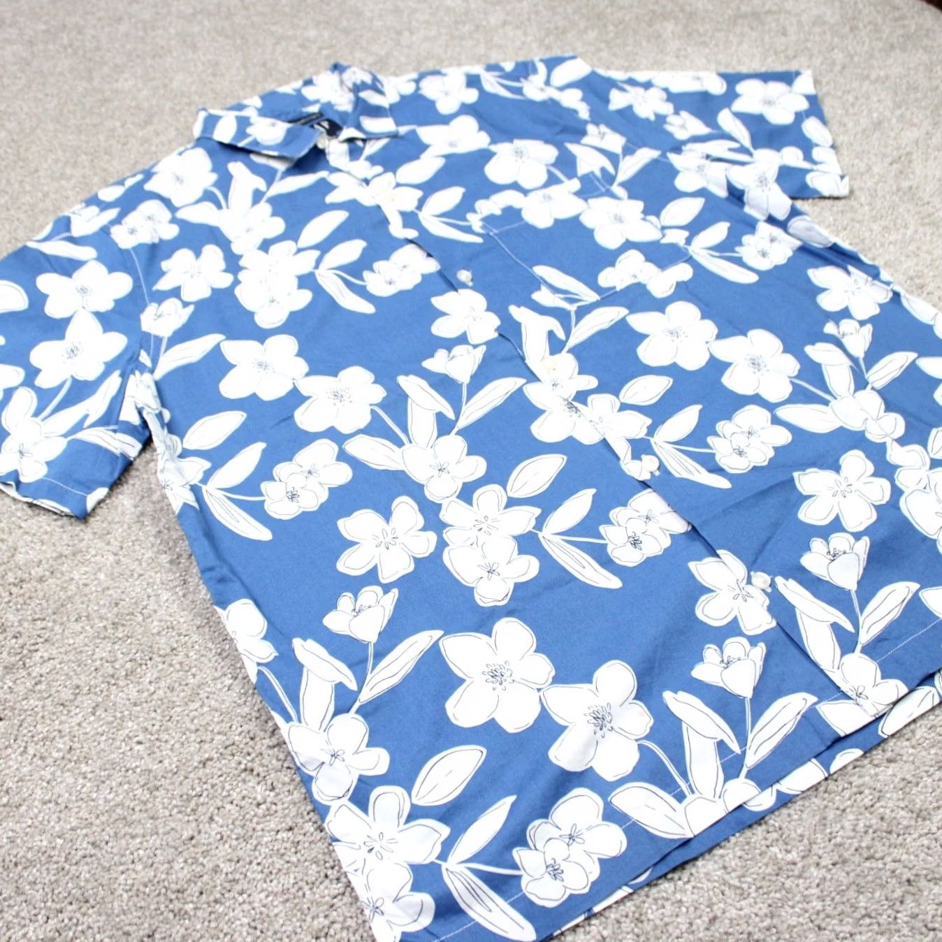Gap GAP Shirt Mens Large Blue Floral Poplin Button-Up Short Sleeve Regular Fit Tropical Style Size US L / EU 52-54 / 3 - 5 Thumbnail