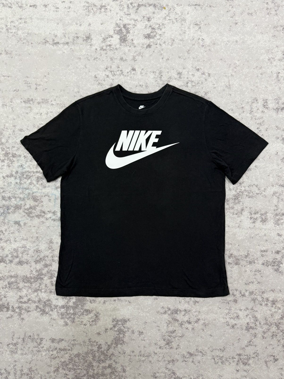 Nike The Nike Tee biglogo swoosh tshirt Size US L / EU 52-54 / 3 - 3 Thumbnail