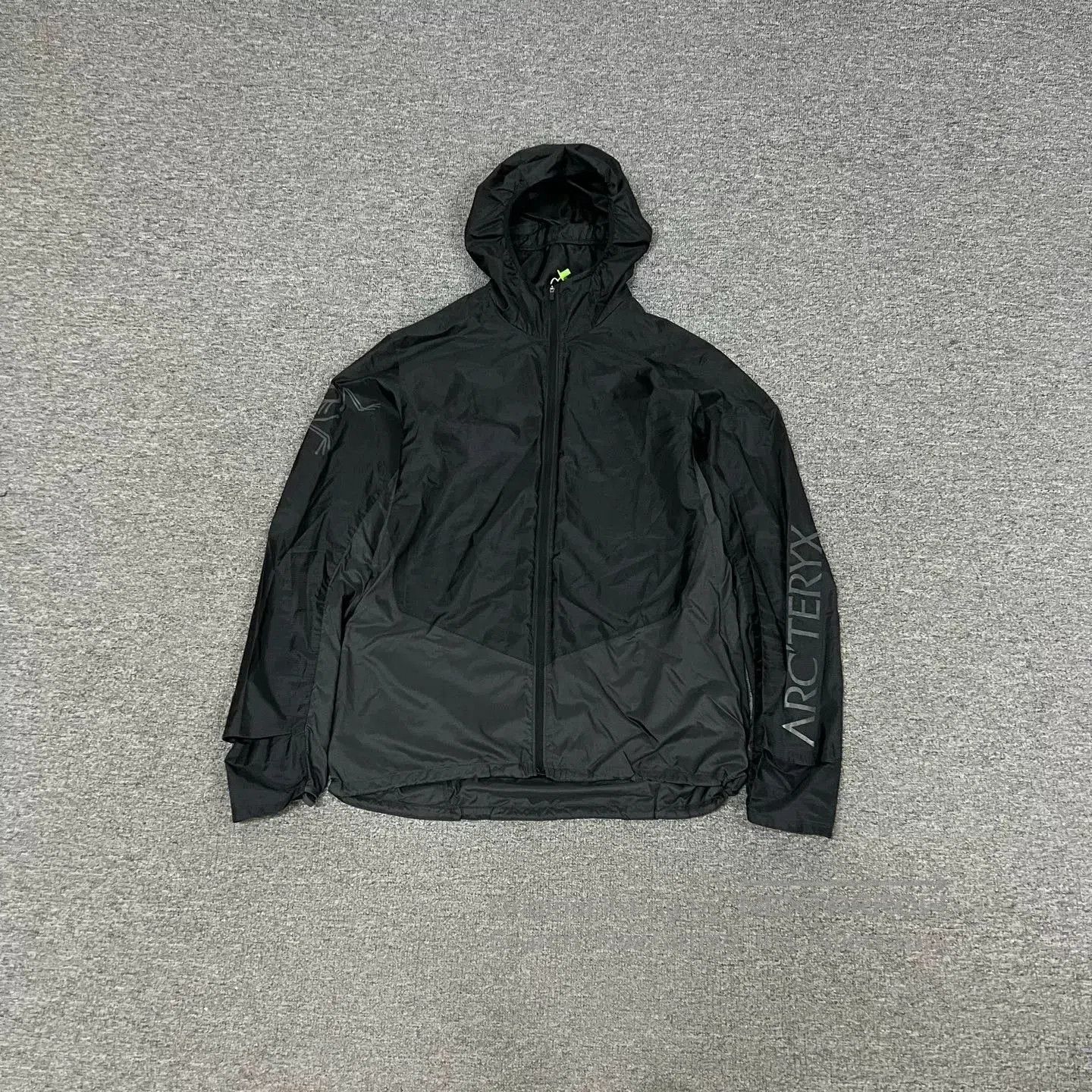 Arc'teryx Arcteryx Norvan Vindshell Hoody Logo. Size US M / EU 48-50 / 2 - 1 Thumbnail