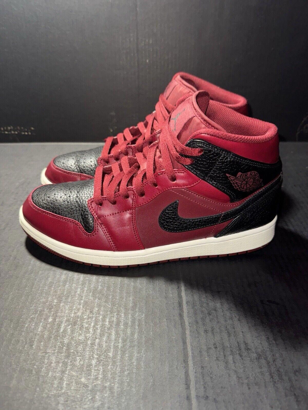 Jordan Brand Nike Air Jordan 1 Retro Mid Team Red Black 554724-601 Sz 10 Size US 10 / EU 43 - 5 Thumbnail