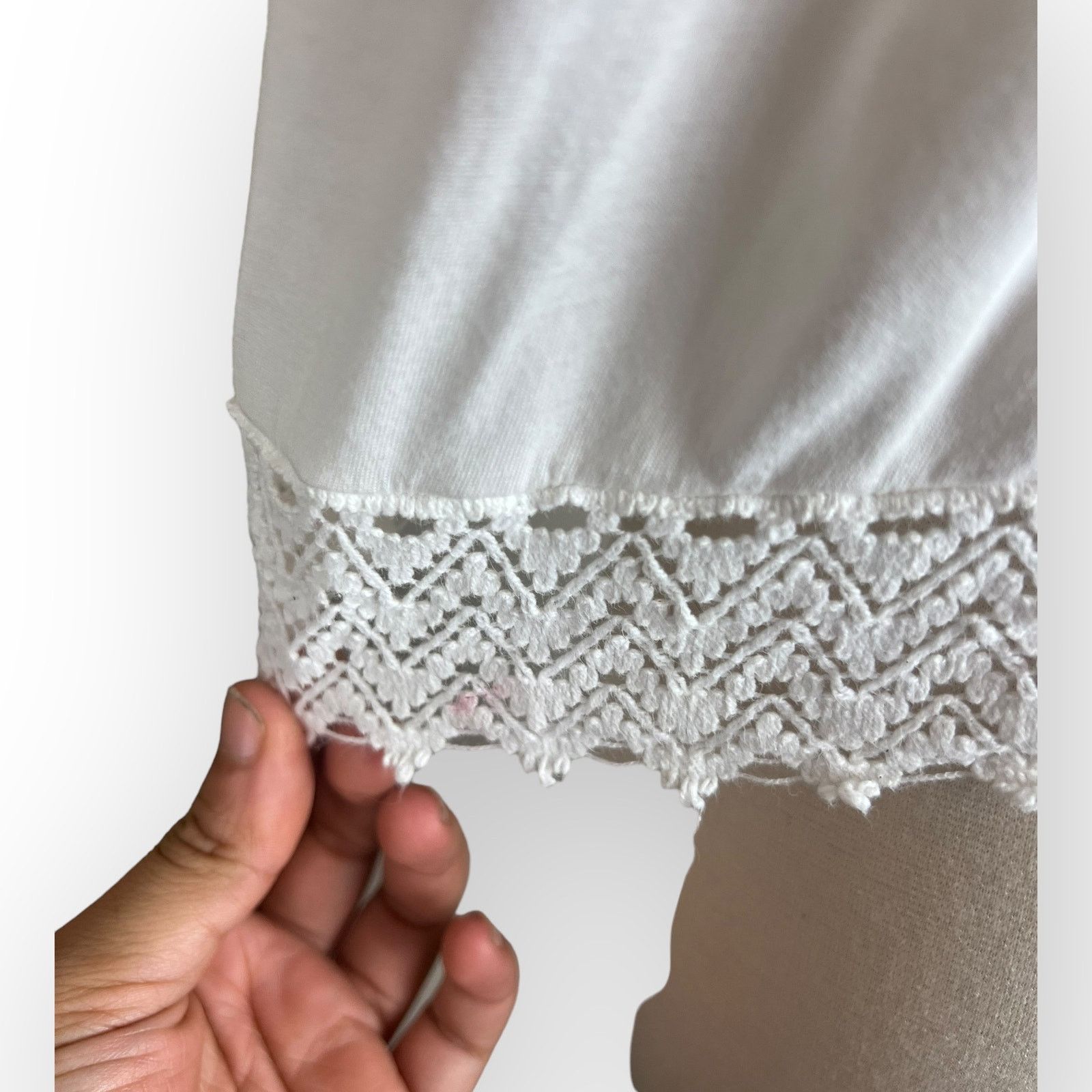 Urban Outfitters Primark White Cropped Short Sleeve Top with Lace Accent Size L / US 10 / IT 46 - 4 Thumbnail