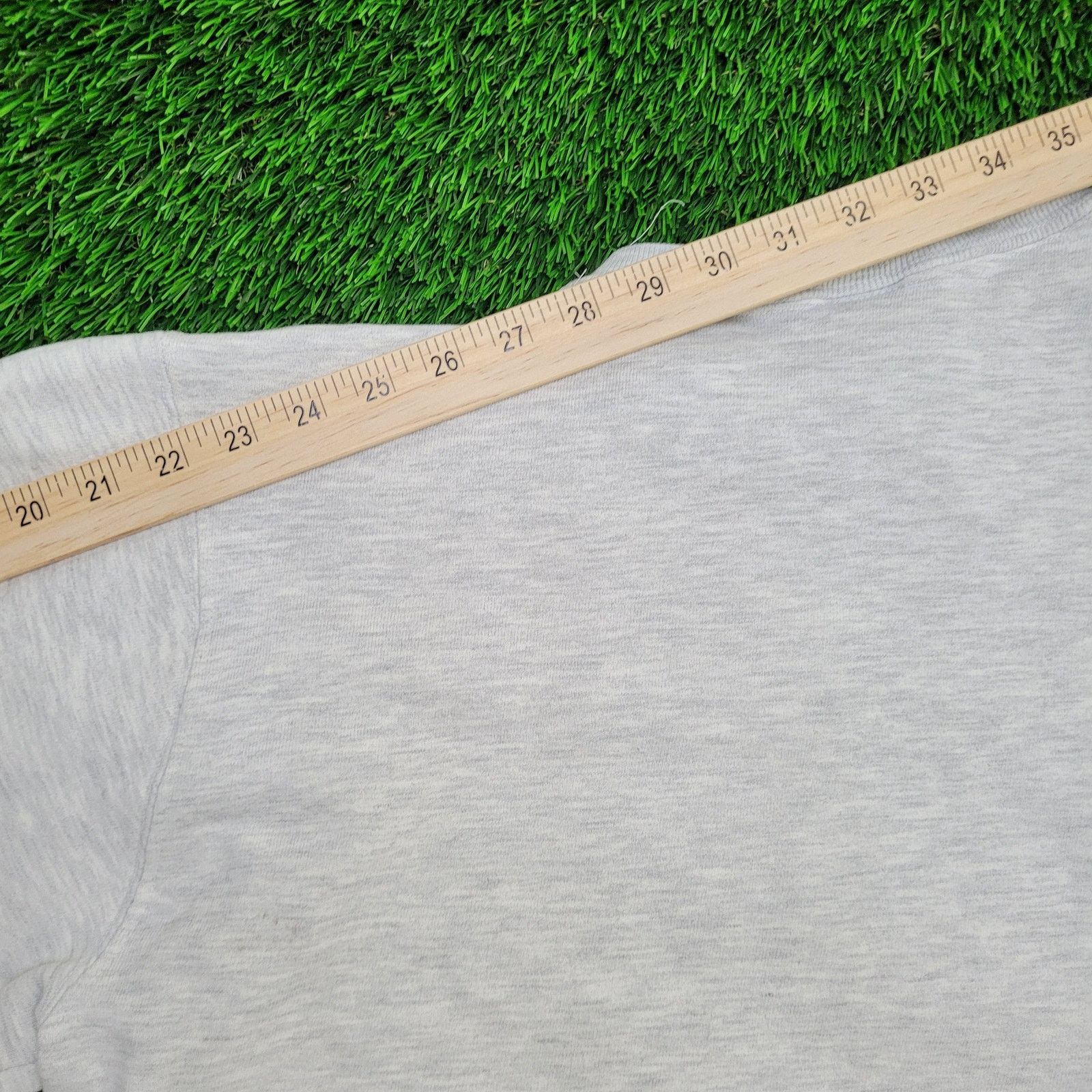 Champion VTG Y2K Champion Boxy Cropped Sweatshirt XL Script Spellout Size XL / US 12-14 / IT 48-50 - 9 Thumbnail