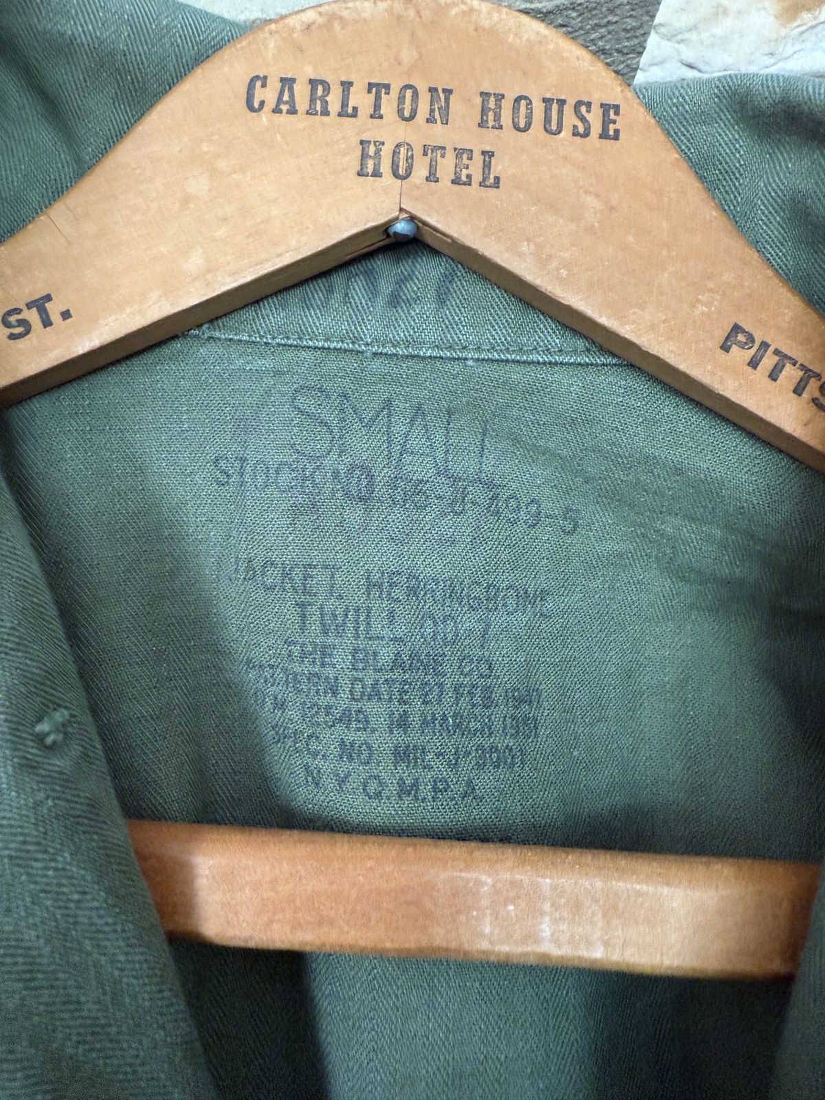 Vintage Vintage 50s HBT US Army Herringbone Twill Jacket Size US M / EU 48-50 / 2 - 2 Thumbnail