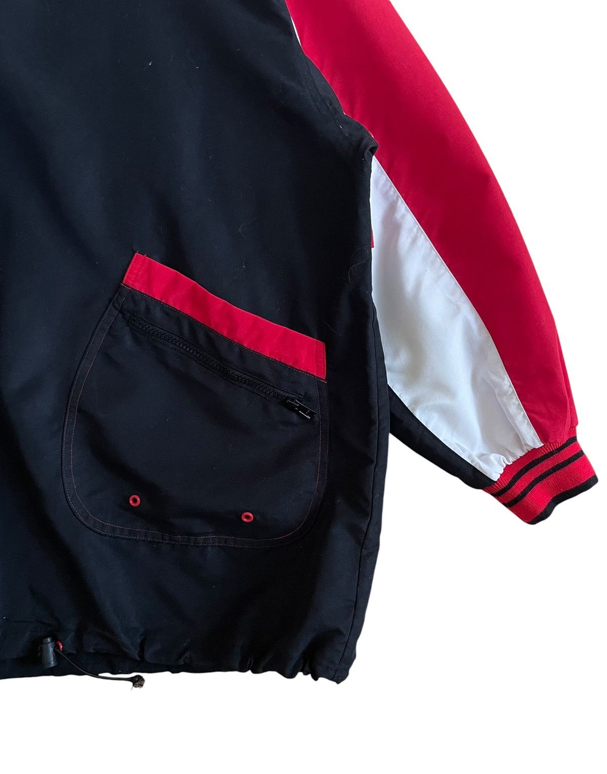 NBA Vintage Team NBA Chicago Bulls Nylon Sweatshirt 1990s Size US L / EU 52-54 / 3 - 4 Thumbnail