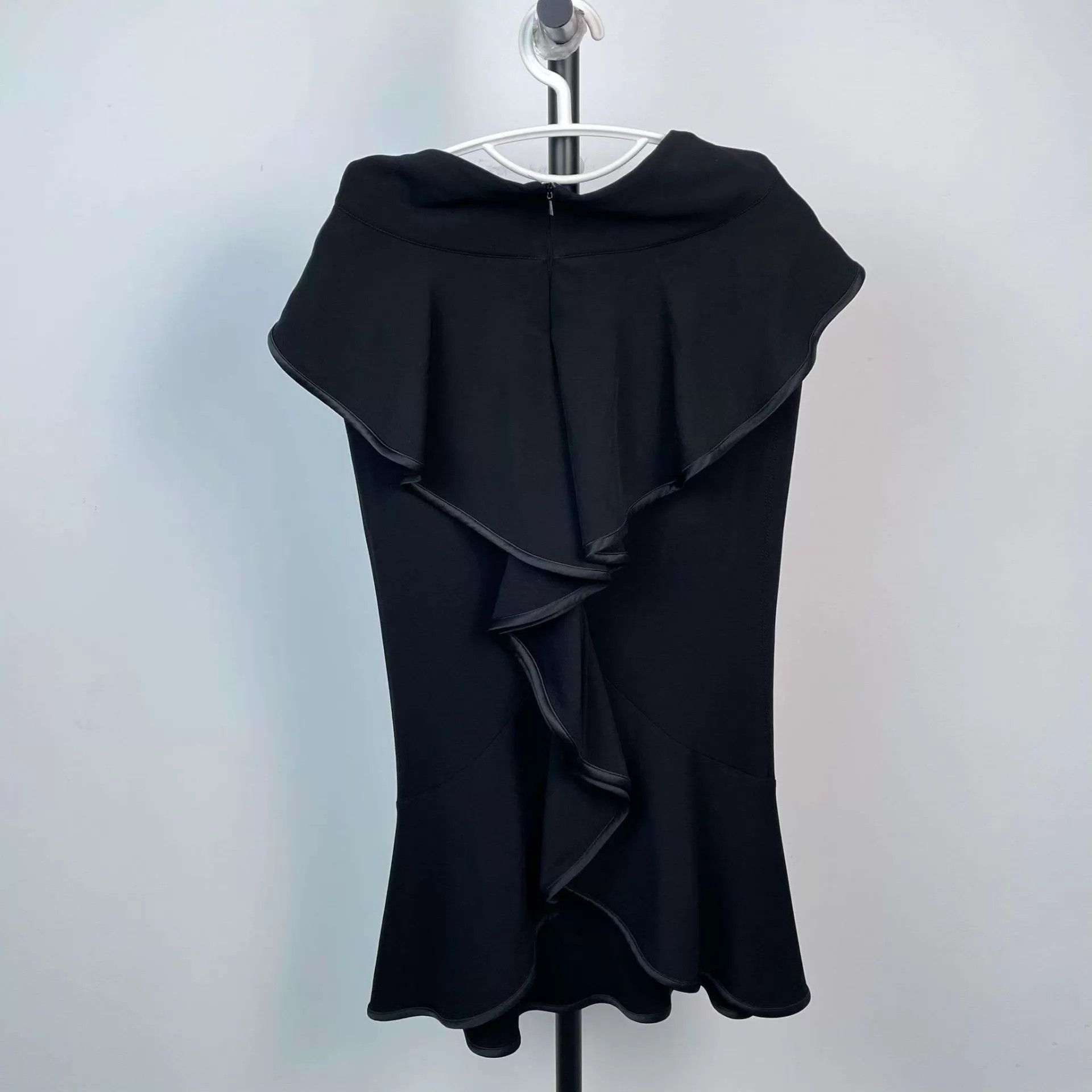 Givenchy Givenchy tailored skirt suit 97 New Black 38 Size XS / US 0-2 / IT 36-38 - 3 Thumbnail