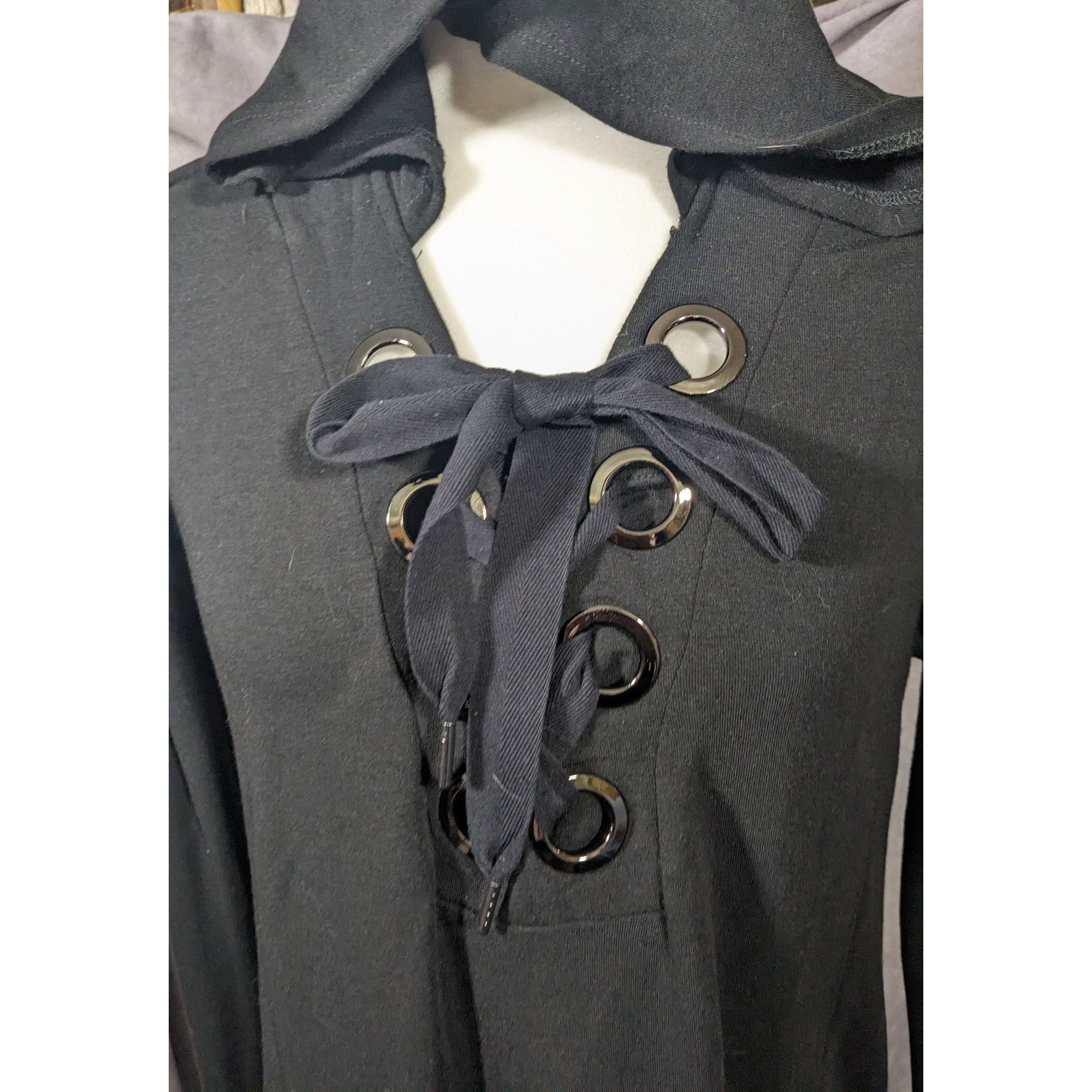 Neiman Marcus Neiman Marcus Gothic Chunky Lace Neck Hooded Top Size Small Size S / US 4 / IT 40 - 9 Thumbnail