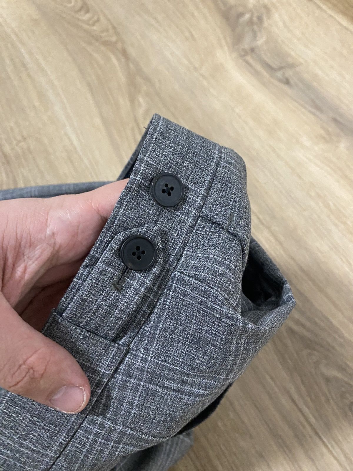 Reiss Reiss Three-piece Grey Checkered Wool Suit Size: 42R Size 42R - 20 Thumbnail