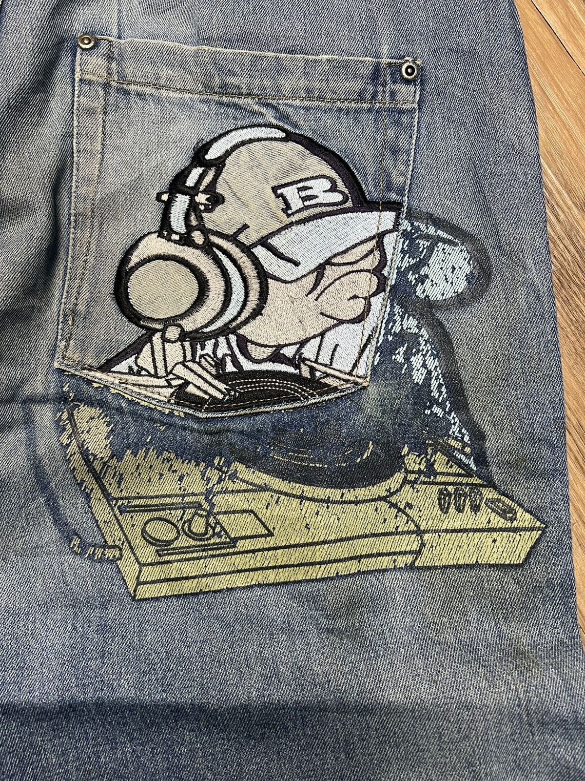 School of Hard Knocks Vintage Baggy DJ Graphic Jeans Y2K(43)