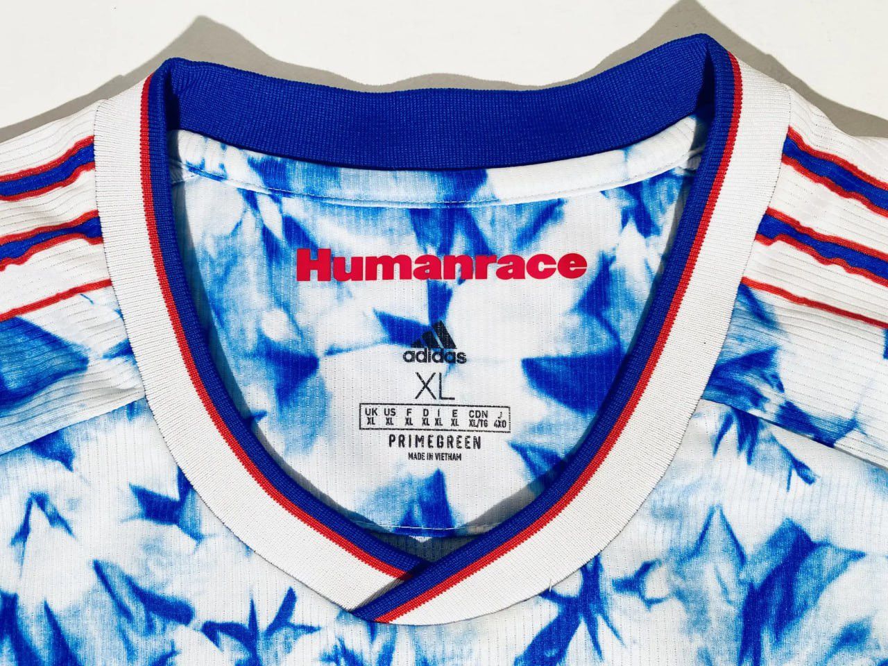 Adidas Jersey Adidas Manchester United Humanrace x Pharell Williams Size US XL / EU 56 / 4 - 4 Thumbnail