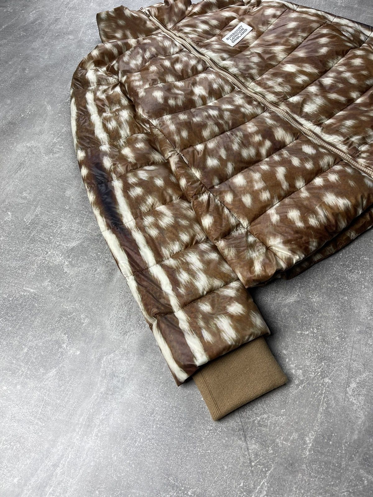 Burberry★素敵！Colinton Deer Bambi Print Down Puffer Jacket s-l400.jpg