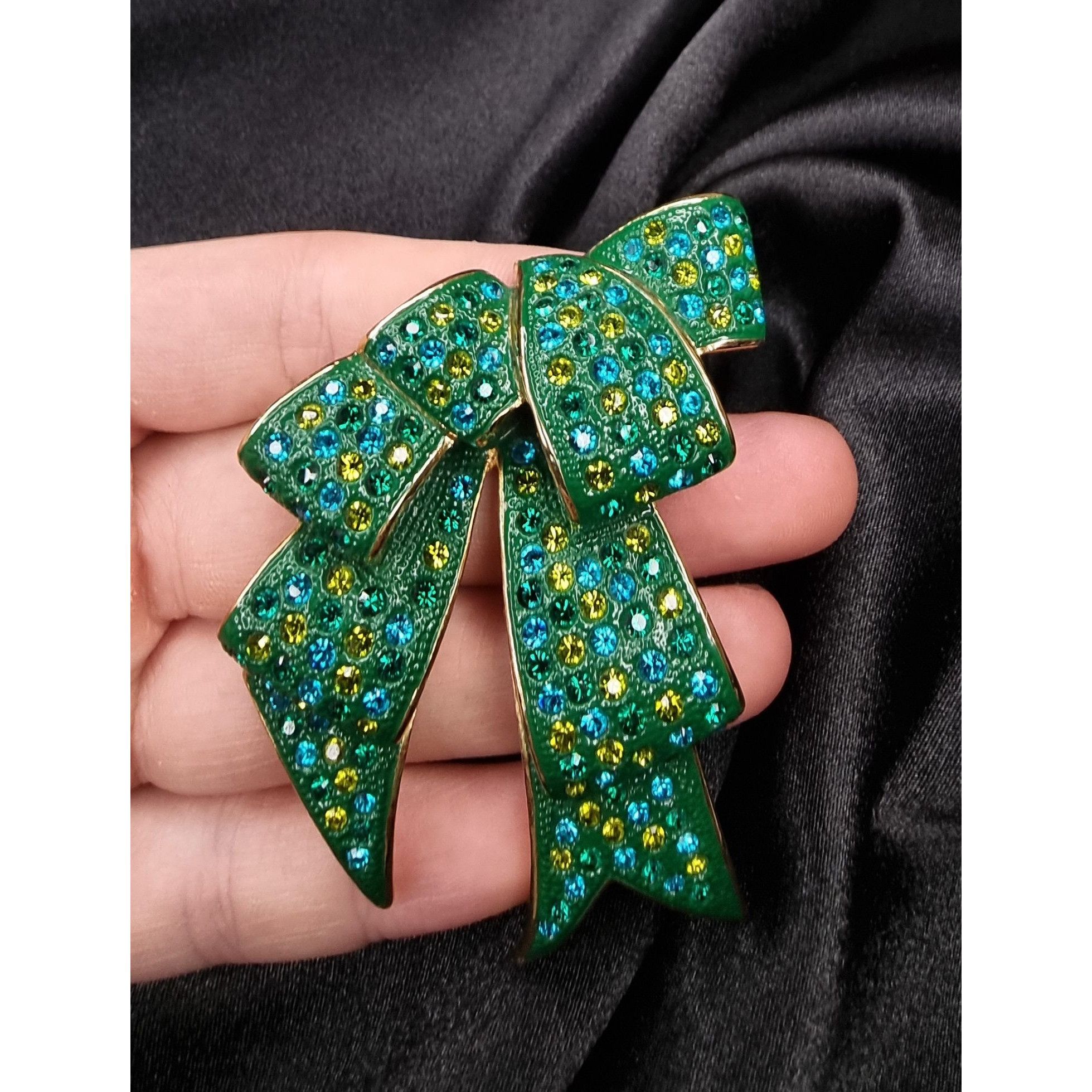 Joan Rivers Vintage Joan Rivers 1990s Green & Yellow Rhinestone Bow Broo Size ONE SIZE - 6 Thumbnail