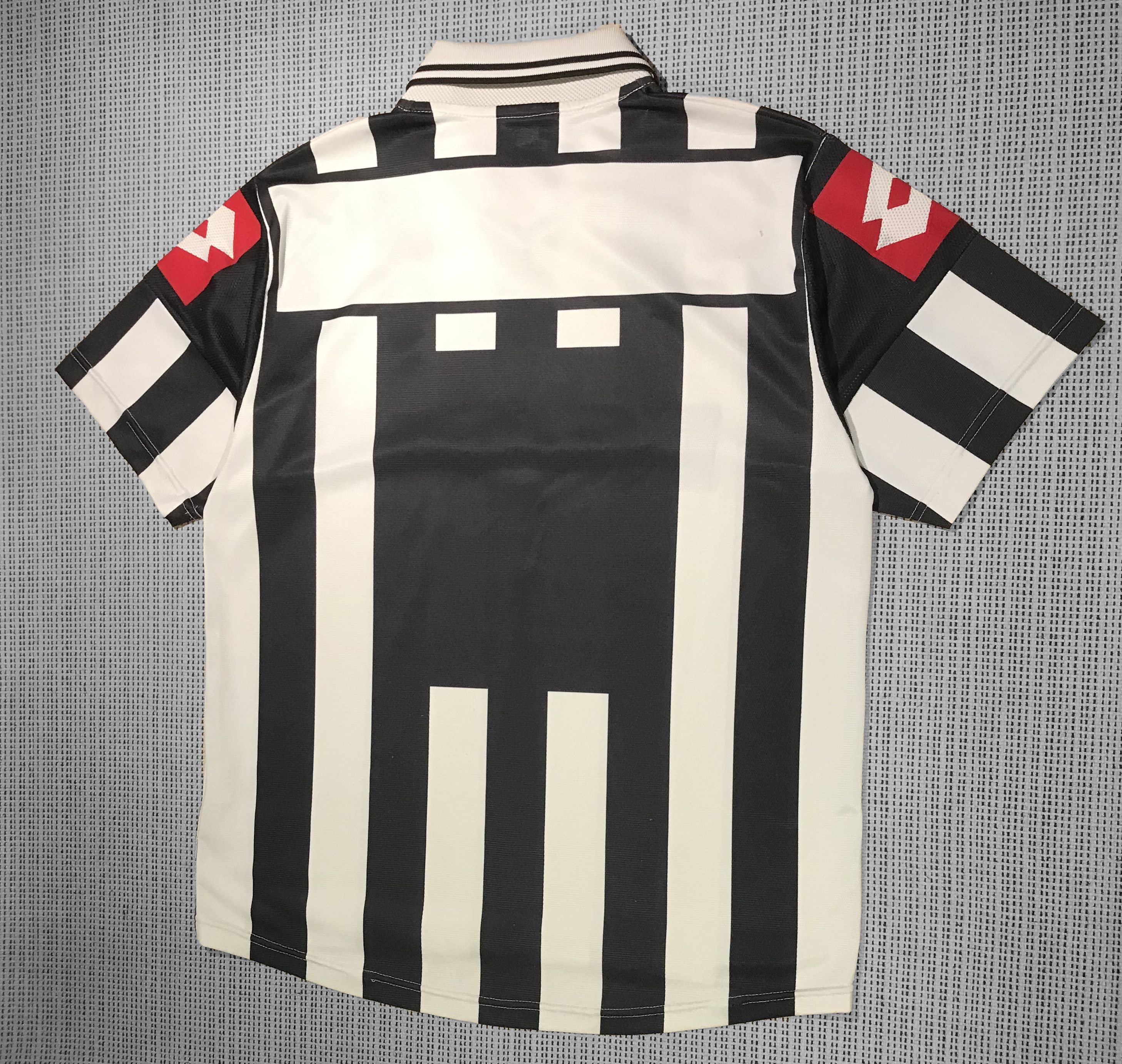 Lotto Sport × Vintage Lotto Juventus vintage soccer shirt 01'/02