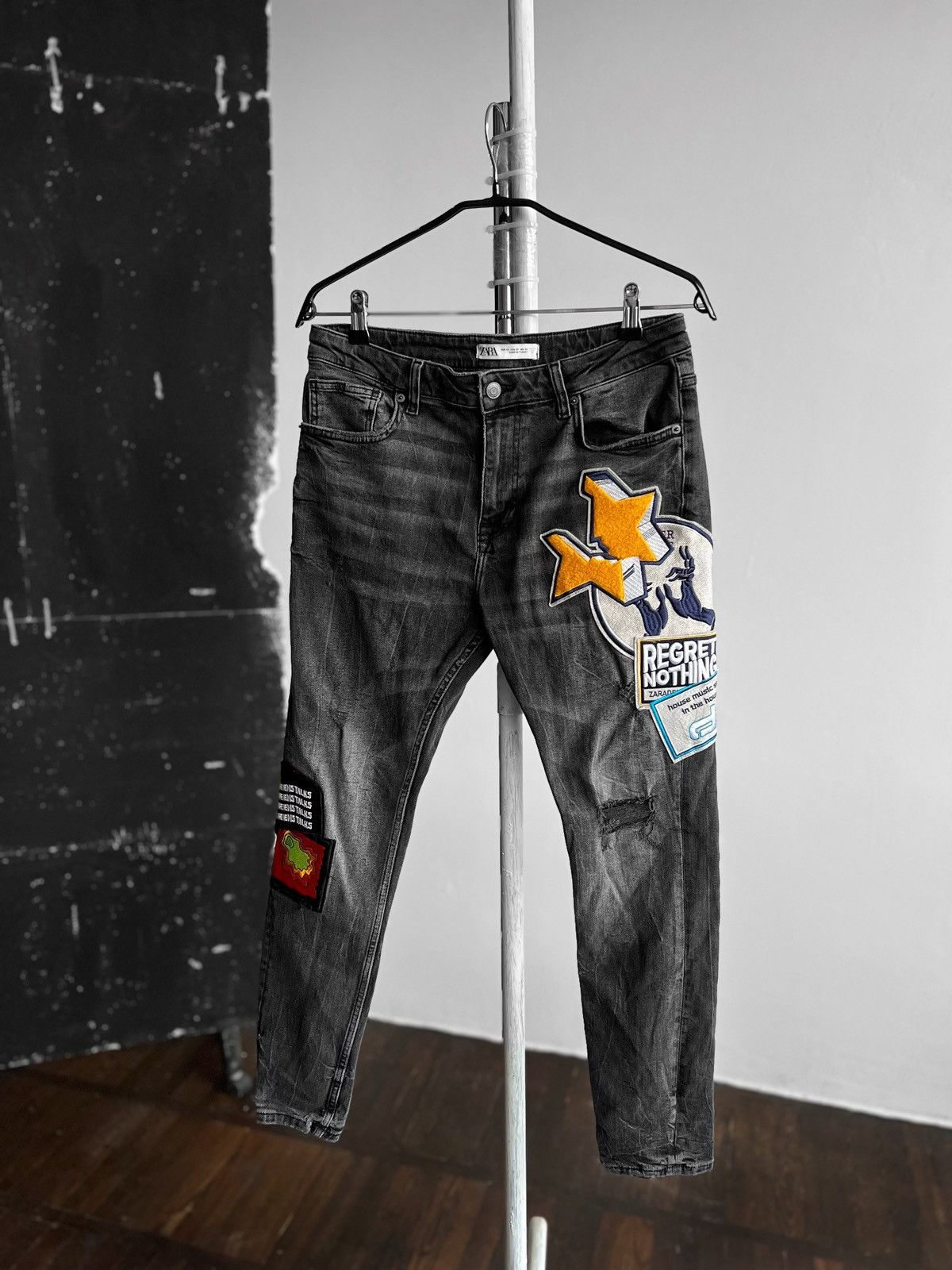 Designer × Zara Zara Man “Regret Nothing” Gray Denim Straight Jeans Zipper Size US 32 / EU 48 - 1 Thumbnail