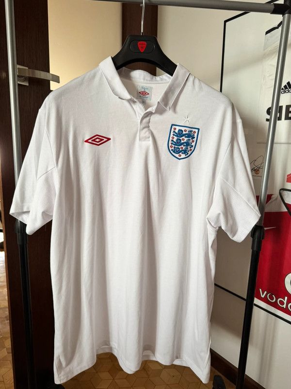 Umbro Vintage Umbro England 09-10 Home Jersey Darren Bent #18 XXL Size US XXL / EU 58 / 5 - 2 Thumbnail
