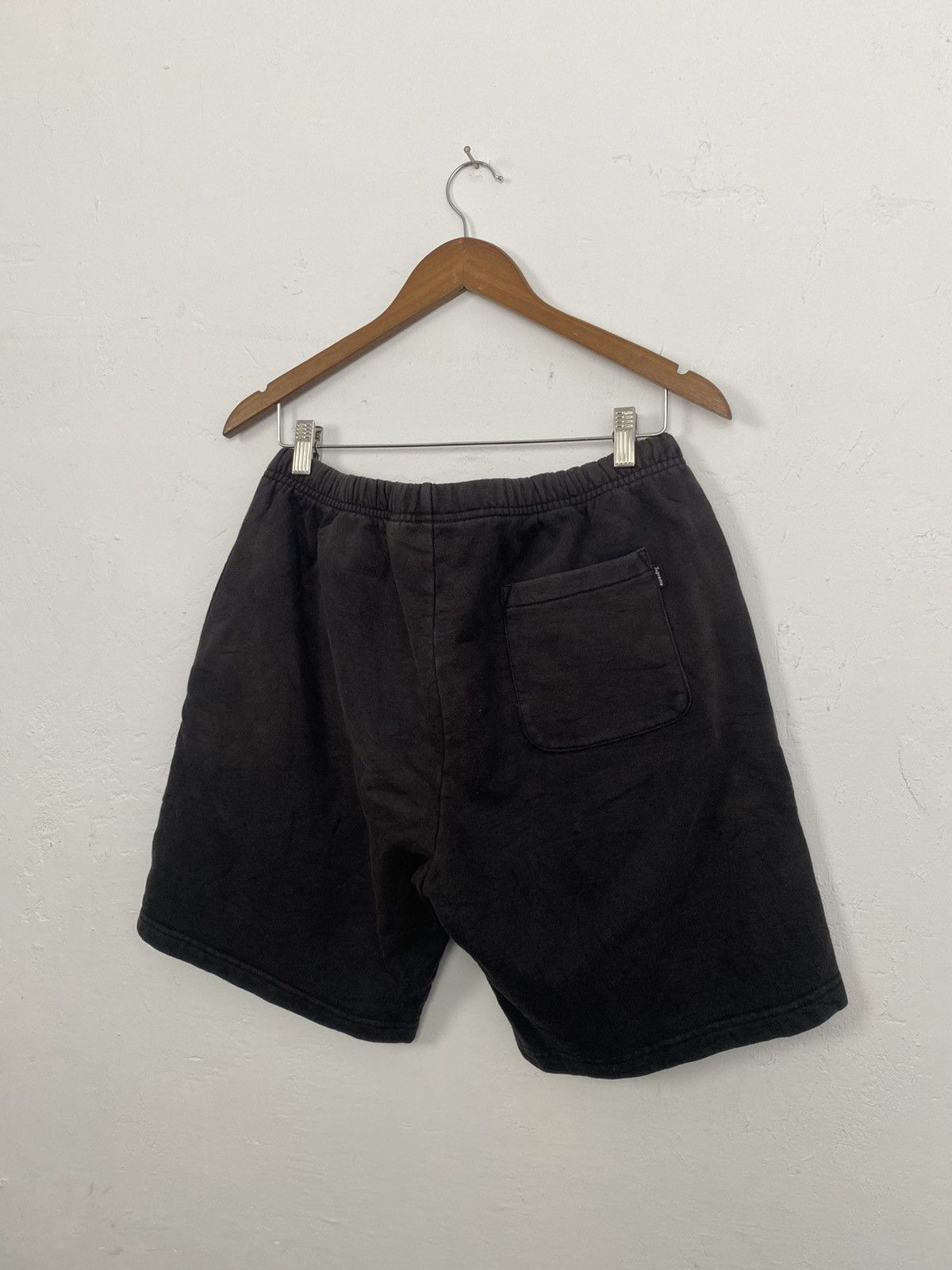 Supreme Supreme short 2019 Size US 30 / EU 46 - 2 Thumbnail