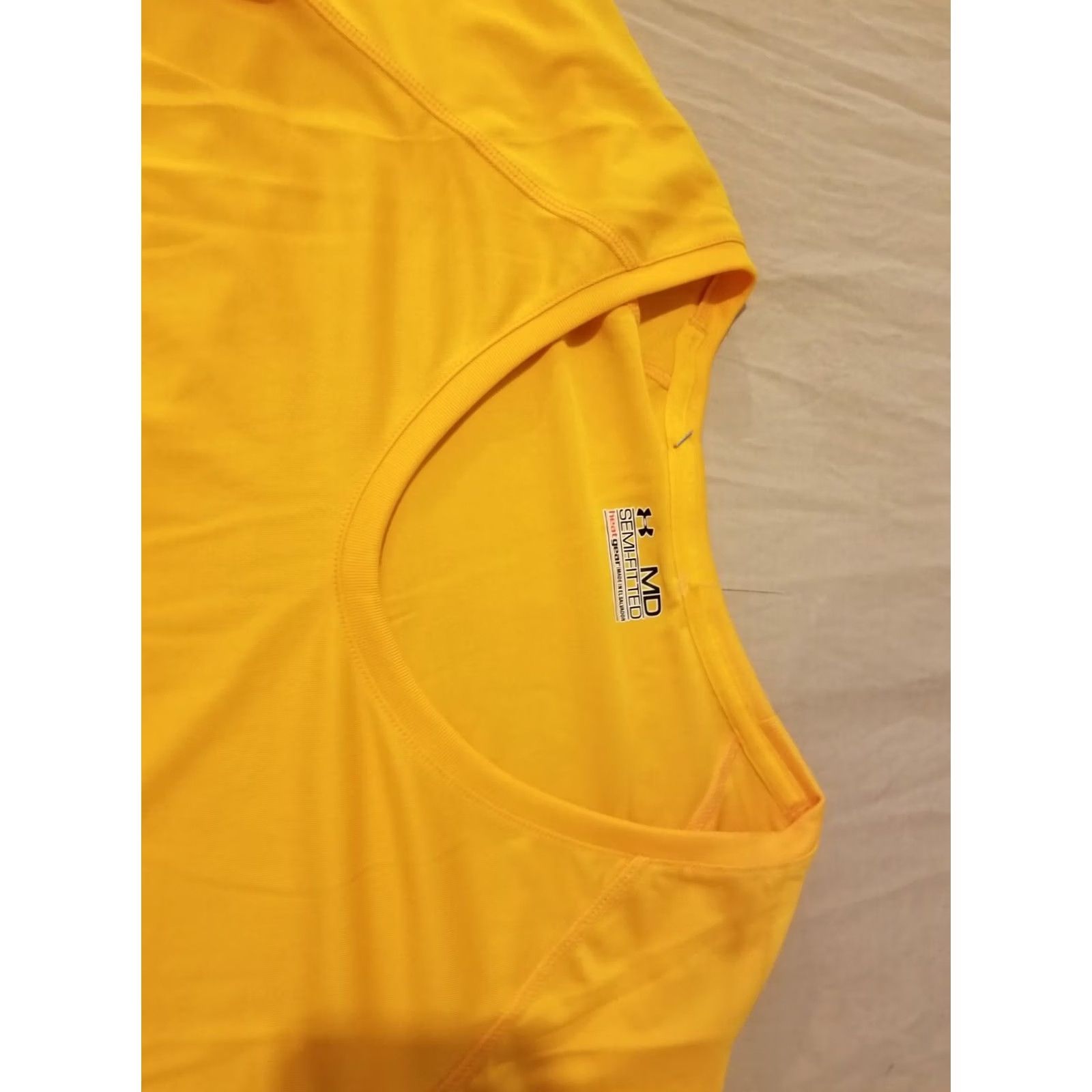 Under Armour Womens Under Armour Shirt M Medium Yellow Athletic Gym Workout T-Shirt Womens M Yellow Under Armour Shirt Size M / US 6-8 / IT 42-44 - 3 Thumbnail