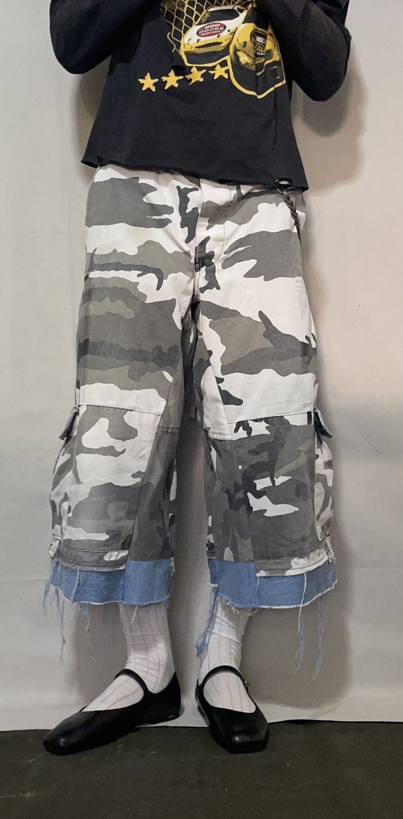 Other Reworked Snow Camo Shorts Size US 35 - 2 Thumbnail