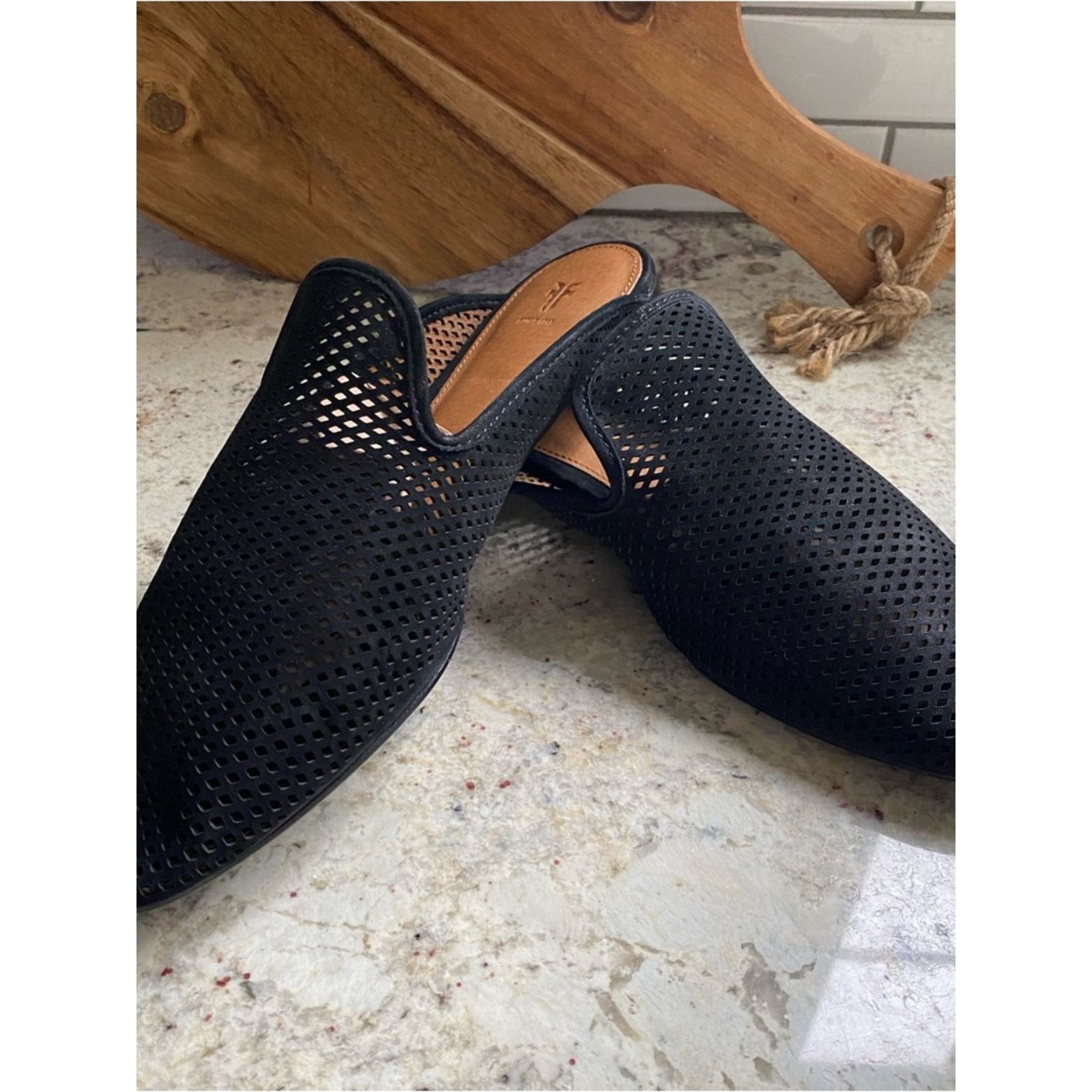 Frye FRYE $198 Gwen Black Leather Mesh Perforated Mule 9 EUC Size US 9 / IT 39 - 3 Thumbnail