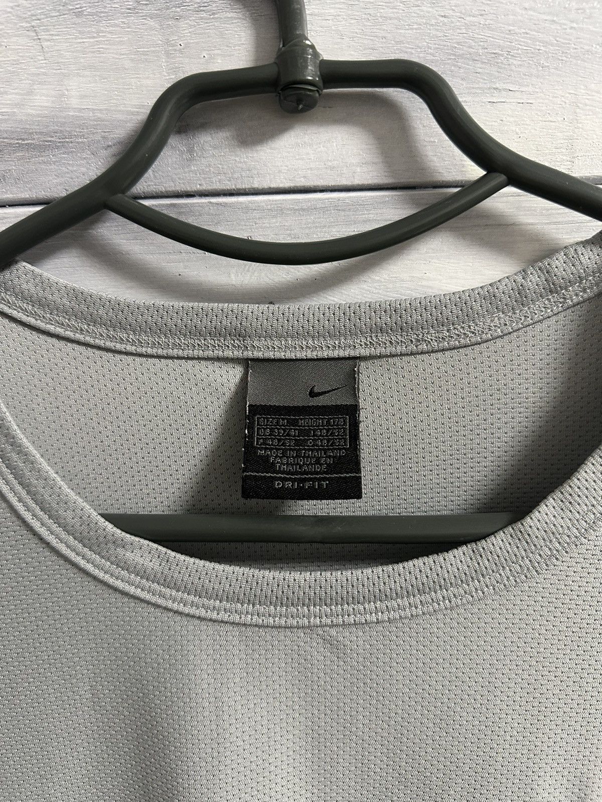 Nike Rare Vintage T-Shirt Nike Small Swoosh Y2K drill style Size US M / EU 48-50 / 2 - 7 Thumbnail