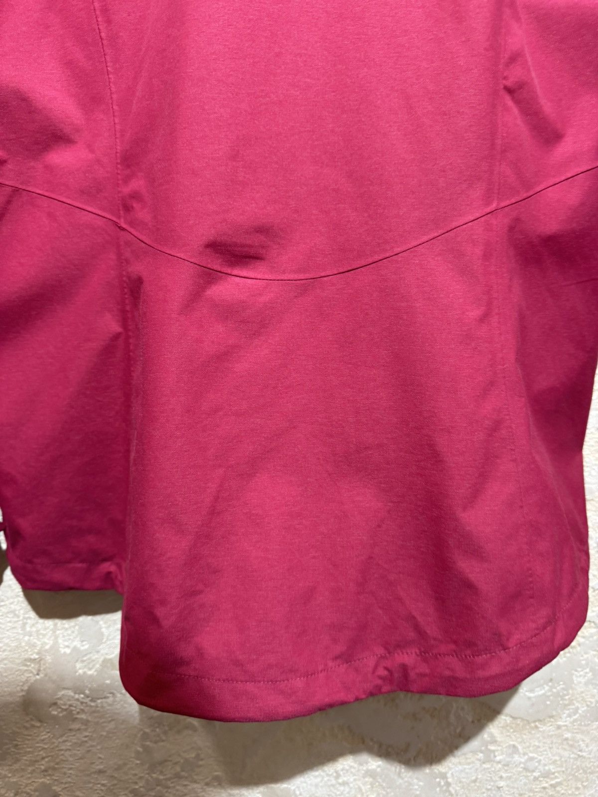 Berghaus × The Mountain Berghaus Women's Elara Waterproof Shell Jacket UK 14 Size L / US 10 / IT 46 - 15 Thumbnail