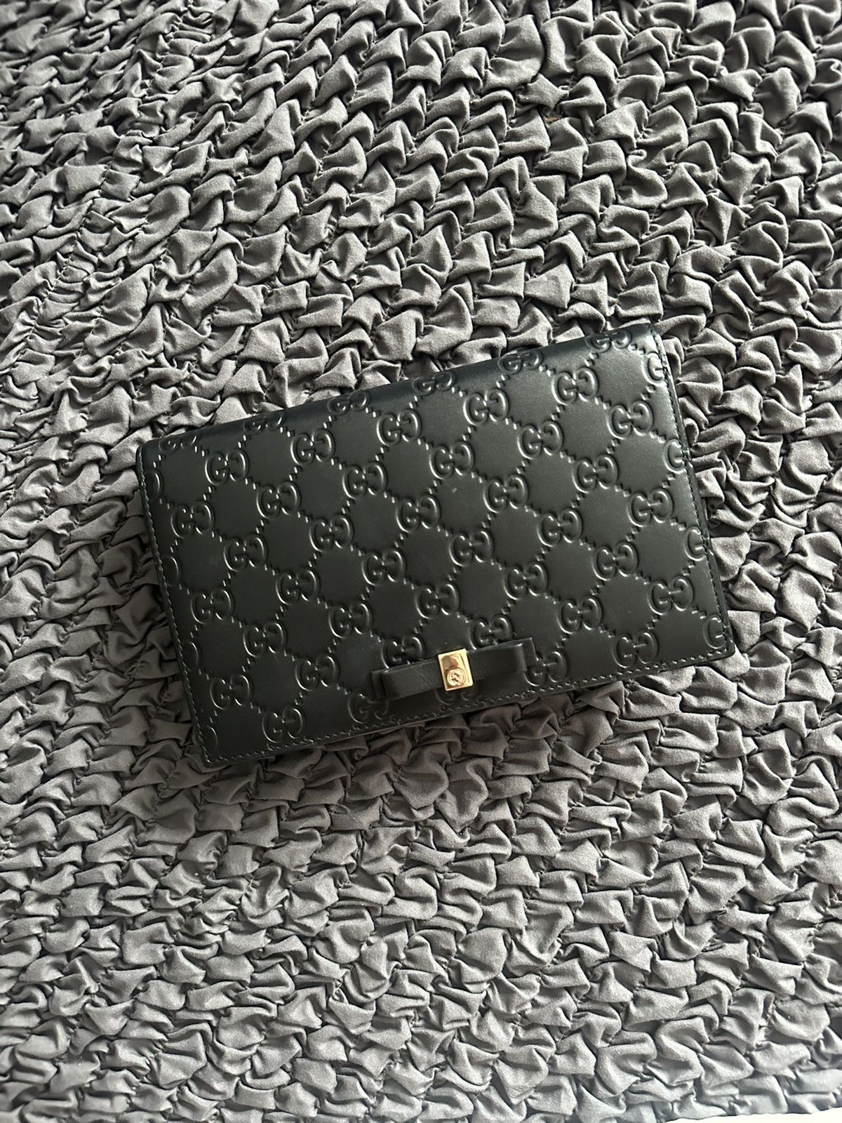Gucci Guccissima Signature Bowy Chain Wallet Black Size ONE SIZE - 1 Thumbnail