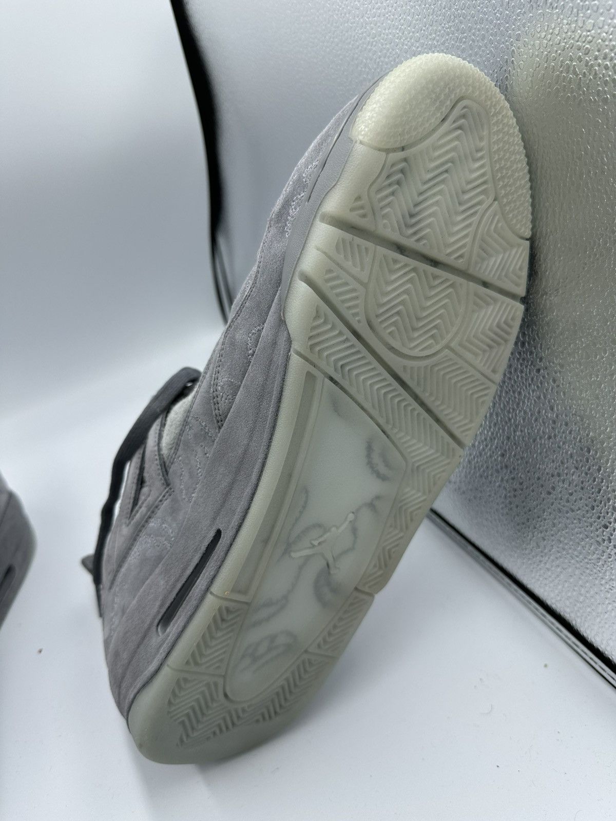 Jordan Brand × Kaws Jordan 4 x Kaws Size US 13 / EU 46 - 15 Thumbnail