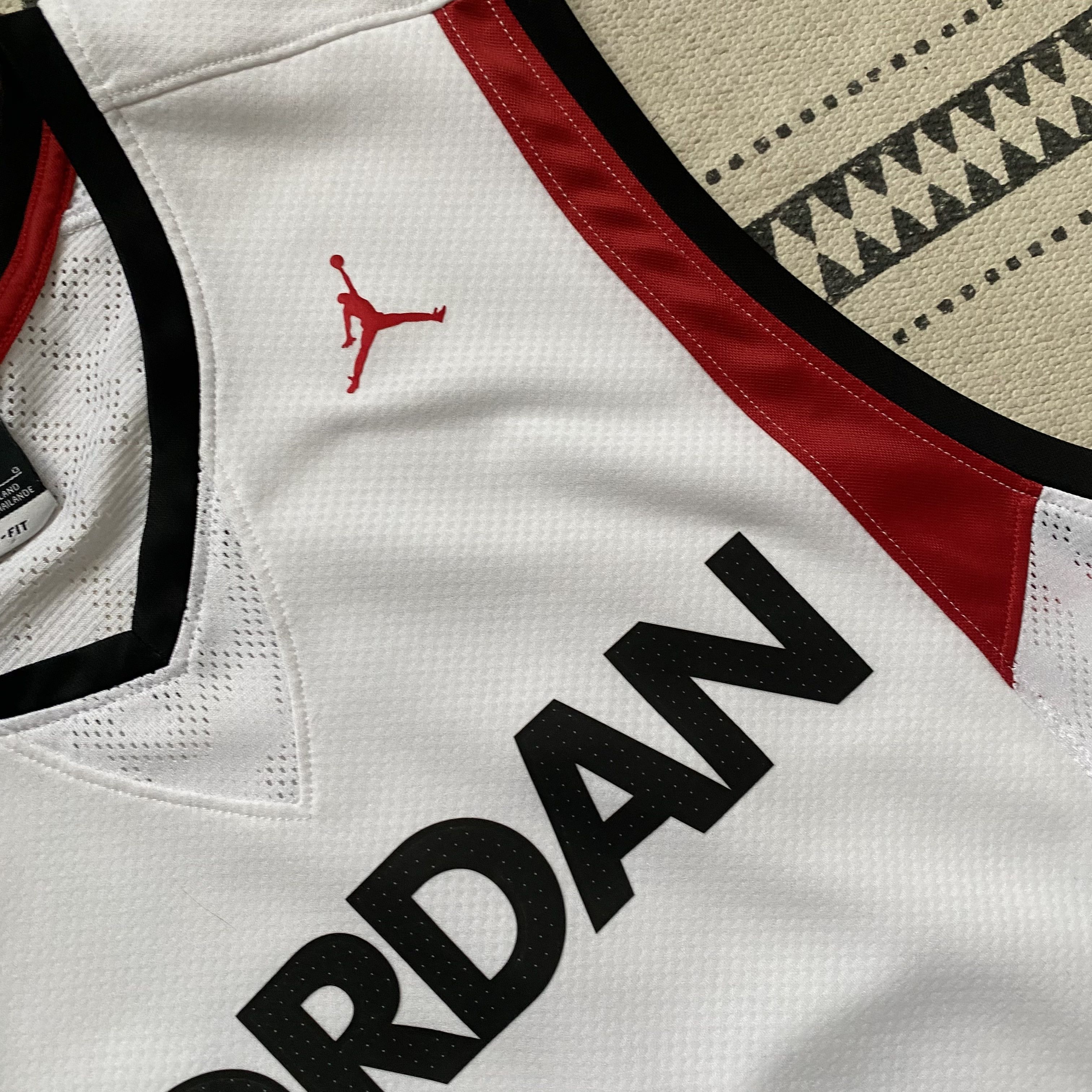 Jordan Brand Vintage Nike Jordan tee Sleeveless Jersey Center logo #23 Size US L / EU 52-54 / 3 - 7 Thumbnail