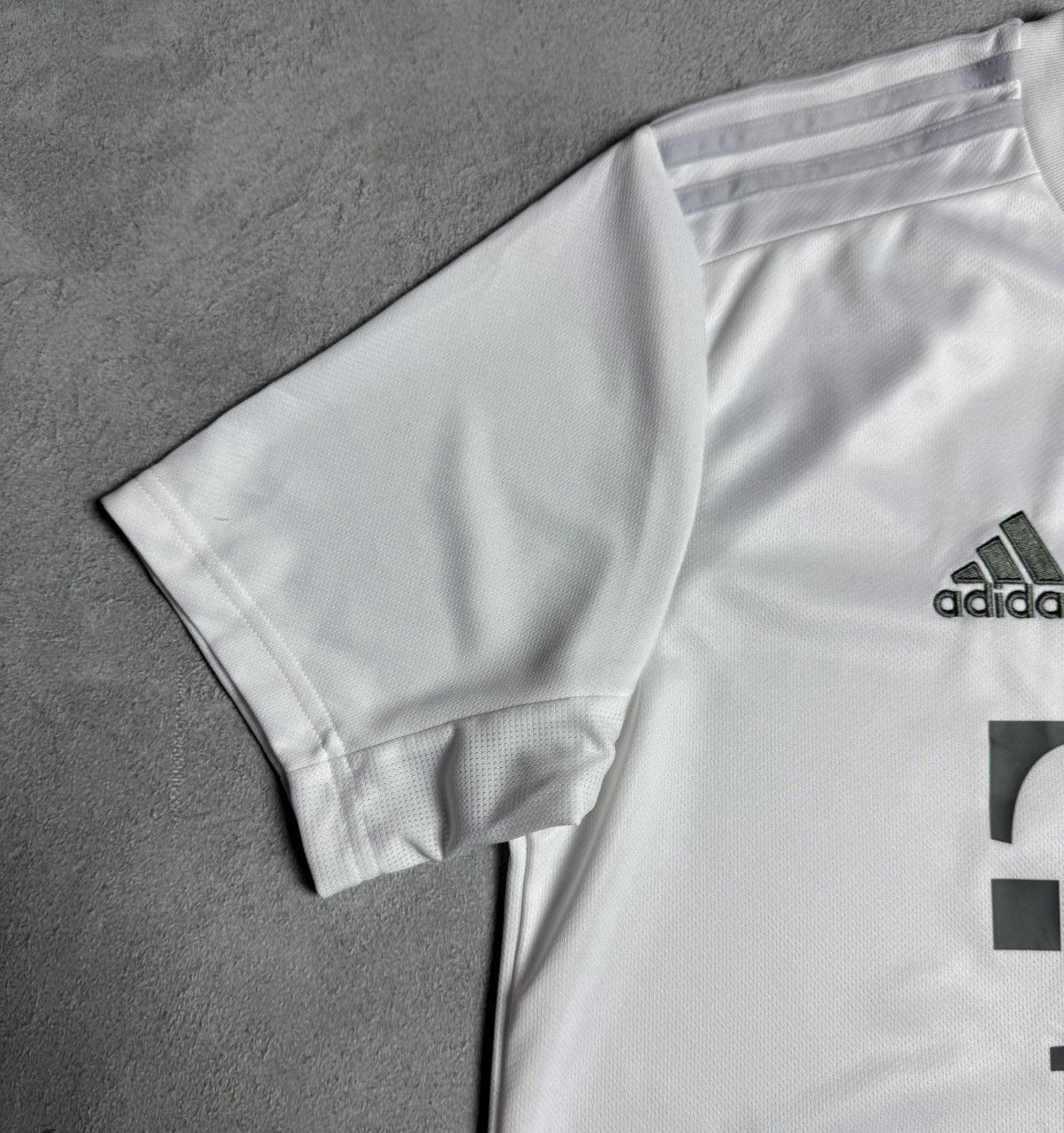Adidas Bayern Munchen 2019 2020 Away Shirt Soccer Jersey Adidas Size US M / EU 48-50 / 2 - 5 Thumbnail