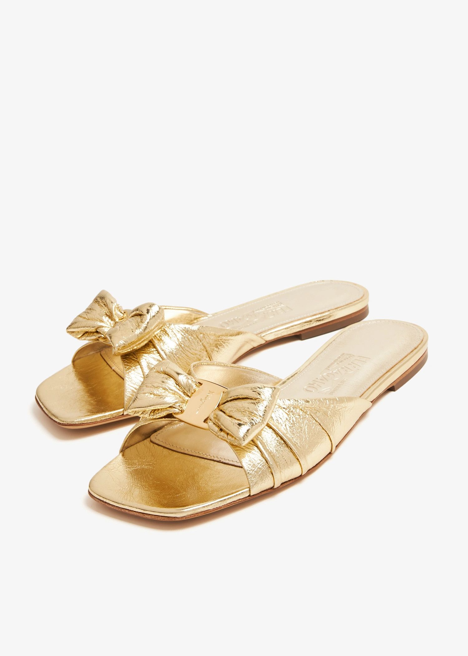 Salvatore Ferragamo o1s1rm0526 Vara Bow Slides in Gold Size US 10 / IT 40 - 5 Thumbnail