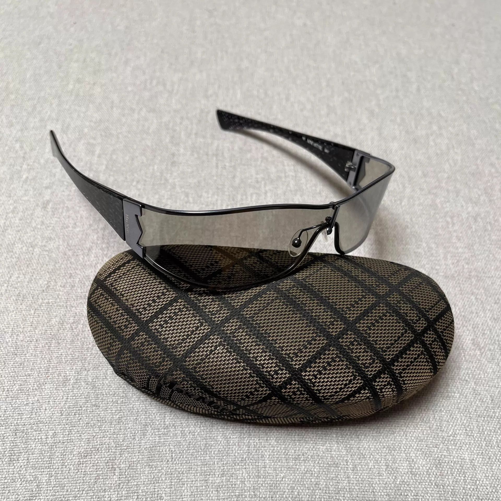 Max Mara MaxMara Vintage 00s Italian Sunglasses Size ONE SIZE - 2 Thumbnail