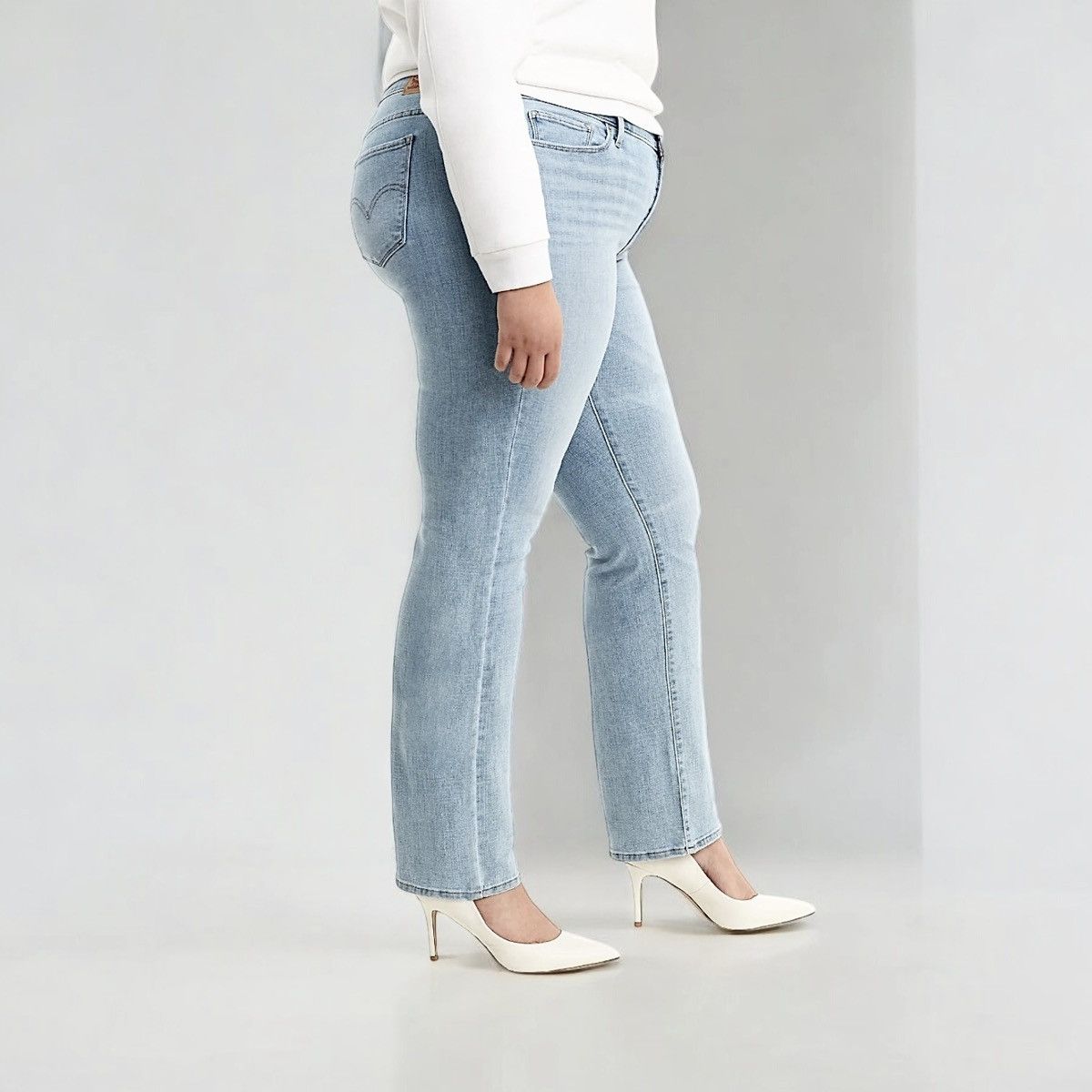Levi's Levi’s Women’s Plus Size Straight Mid Rise Blue Jeans Sz 26W Size 34" / US 12 / IT 48 - 2 Thumbnail