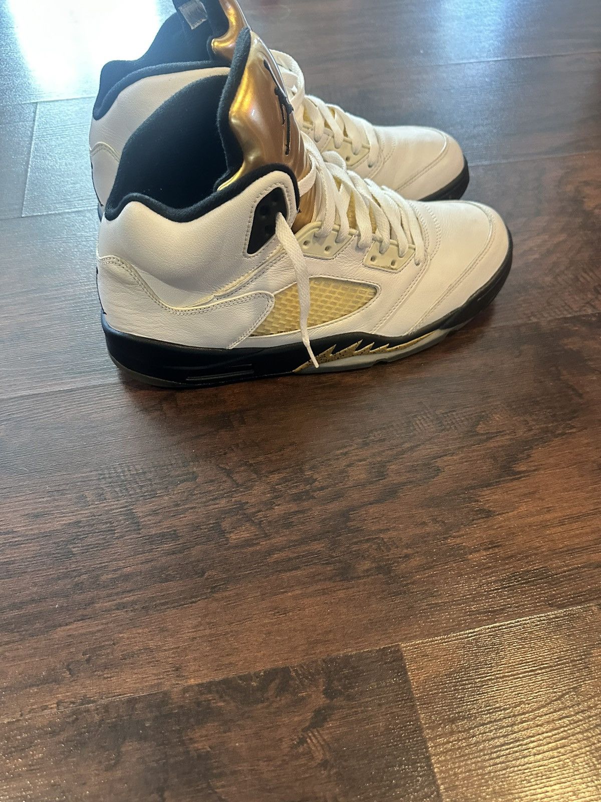 Jordan Brand Air Jordan 5 Retro (White/Gold) Size 11 – Pre-Owned – No Box Size US 11 / EU 44 - 7 Thumbnail