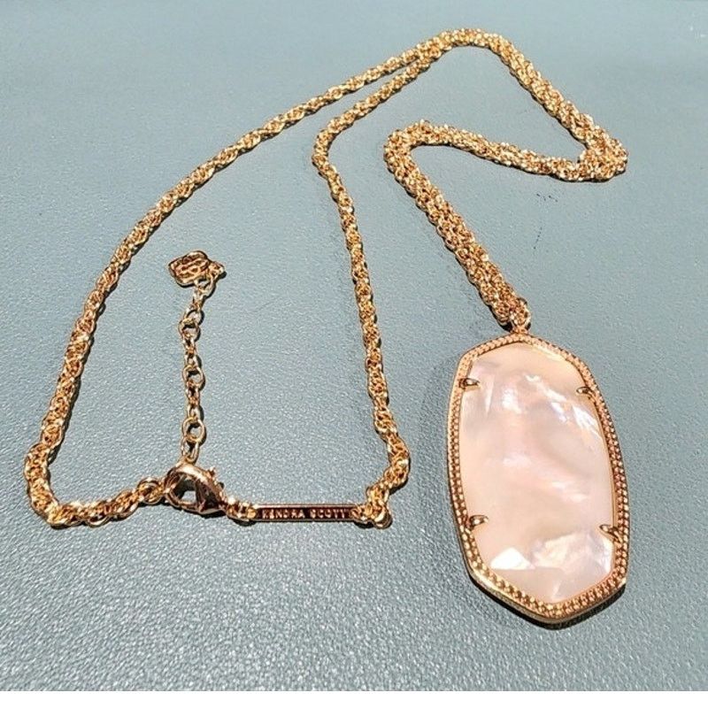 Kendra Scott Kendra Scott Reid Intarsia Mother of Pearl Pendant Necklace Size ONE SIZE - 2 Thumbnail
