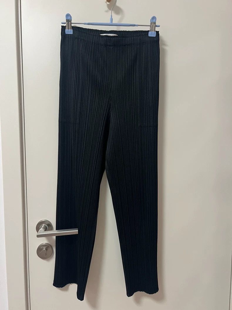 Issey Miyake Issey Miyake size:0 Black pleated pants Size 42" / US 20 - 1 Thumbnail