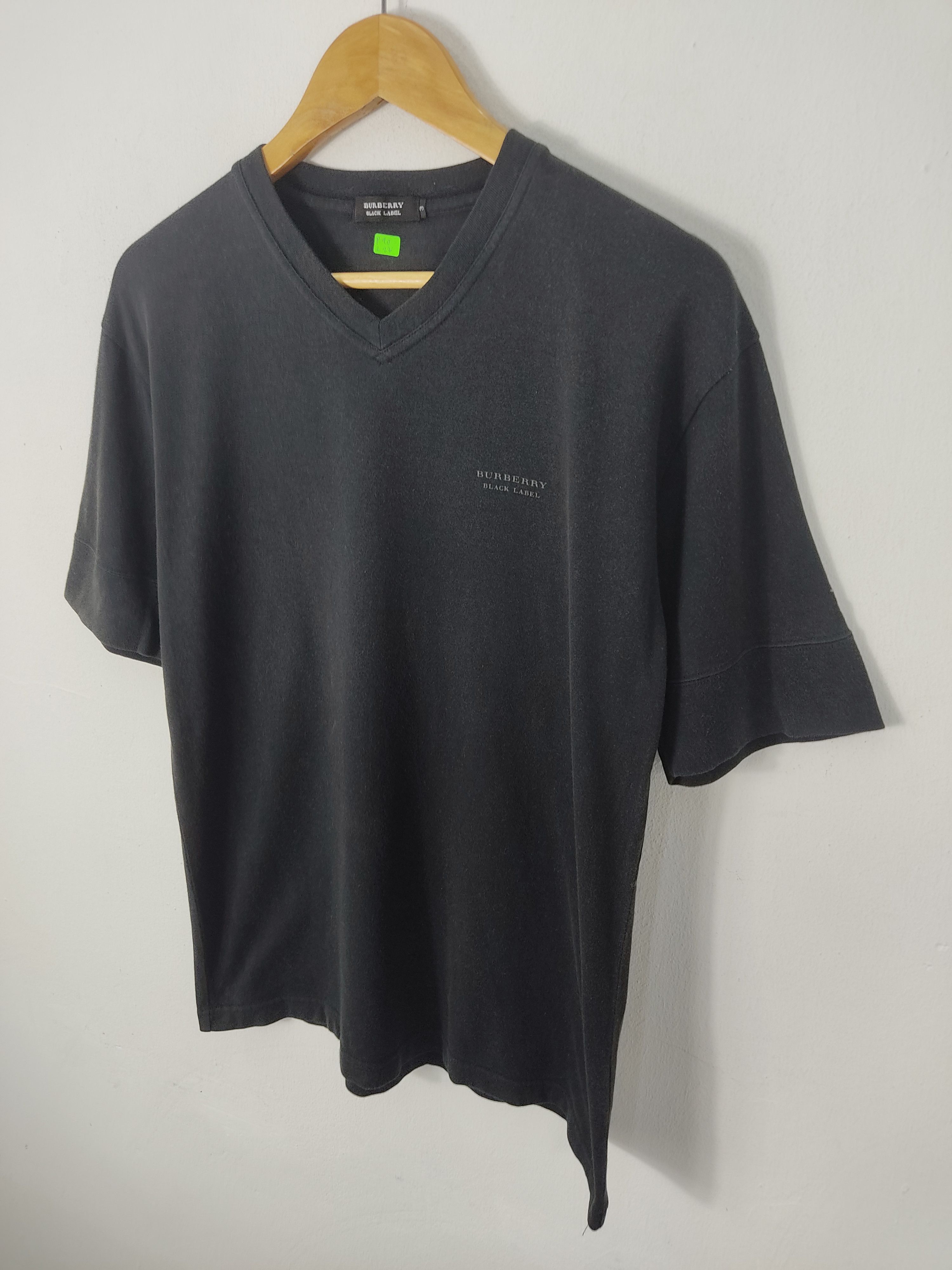 Burberry Burberry Black Label V Neck T-shirt Size US M / EU 48-50 / 2 - 2 Thumbnail