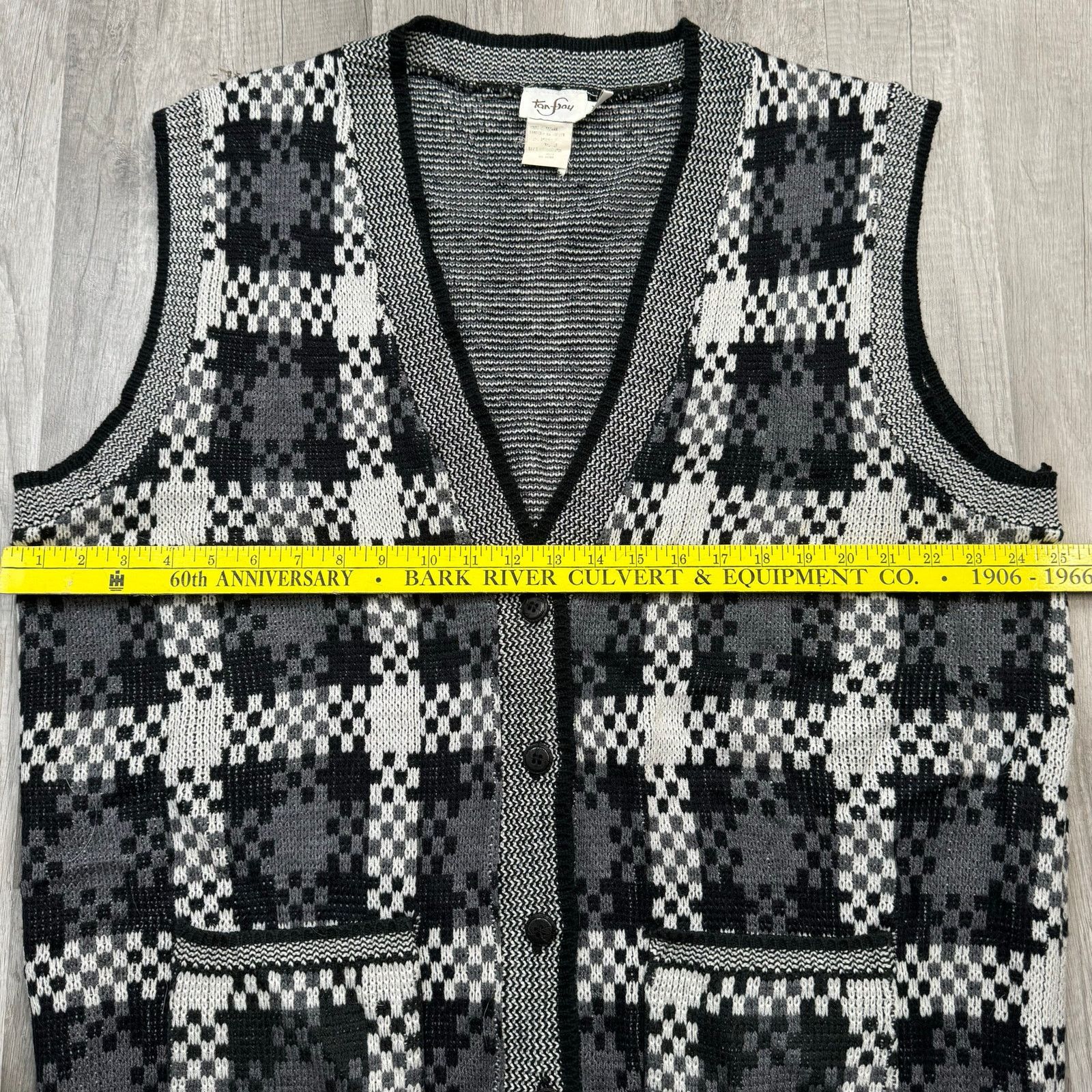 Vintage Vintage 80s 90s Plaid Gray Black White Sweater Vest Size XL Size US XL / EU 56 / 4 - 8 Thumbnail