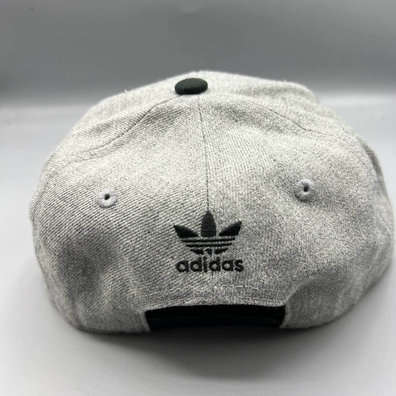 Adidas Adidas Hat Men Gray Black Embroidered Snap Back Cap Size ONE SIZE - 2 Thumbnail