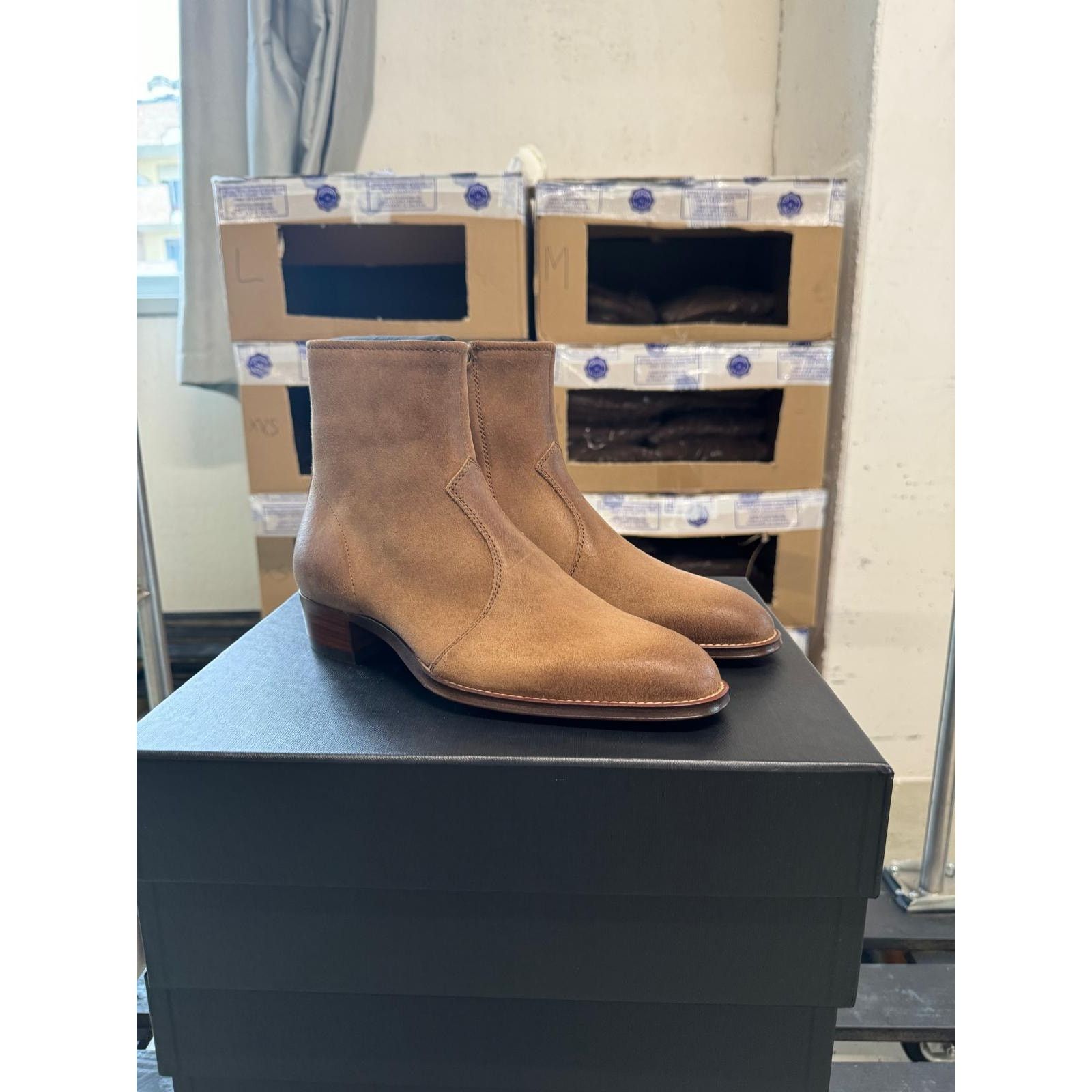 Saint Laurent Paris o1alsimx924 Q:2 / 669285 Wyatt Chelsea Suede Boots in Brown Size US 7 / EU 40 - 11 Thumbnail