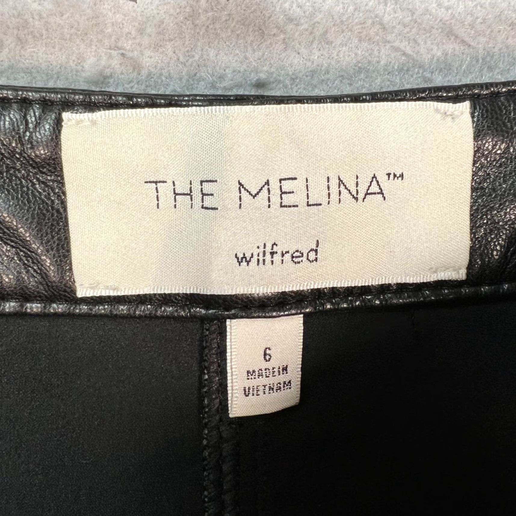 Vintage Wilfred Womens 6 The Melina High-Waisted Faux Leather Pants Black Pants Womens 6 Black City Vintage: No (adjusted within rules?) Size 28" / US 6 / IT 42 - 3 Thumbnail