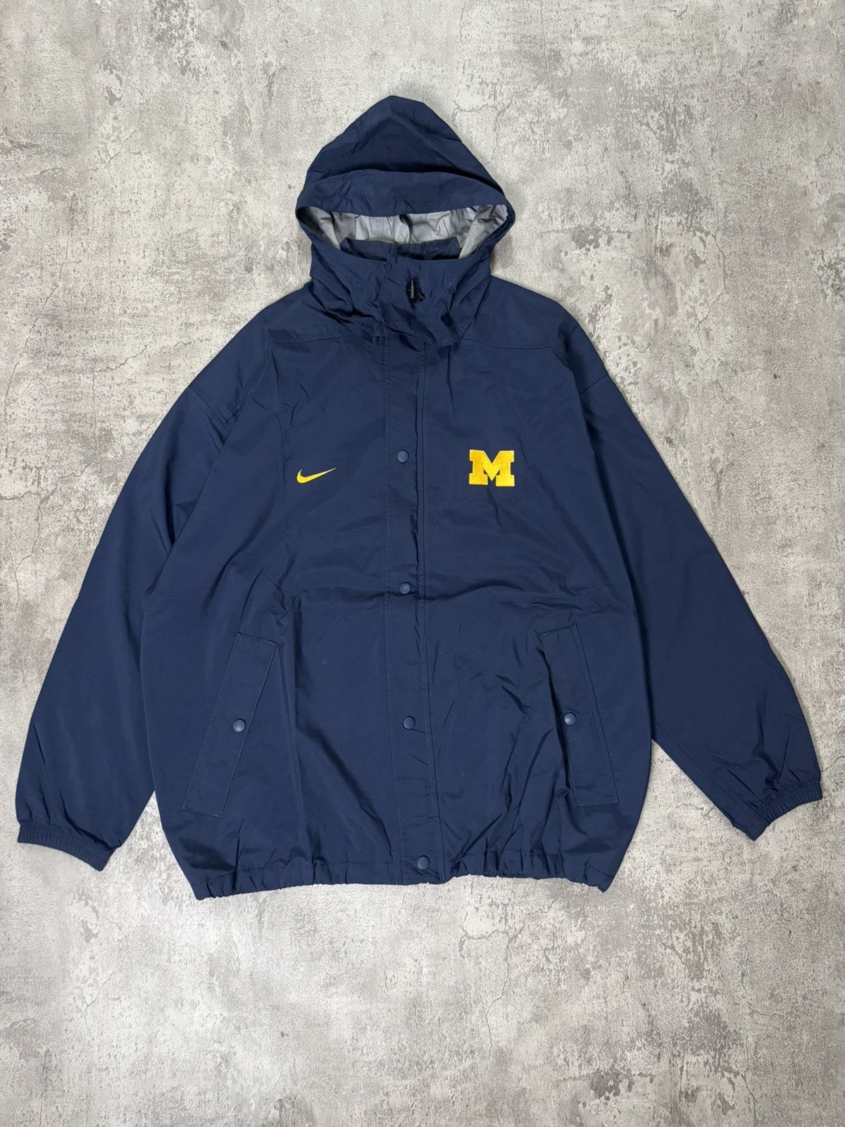 Nike NIKE X MICHIGAN WOLVERINES TEAM WINDBREAKER JACKET 🔥RARE🔥 Size US XL / EU 56 / 4 - 1 Thumbnail