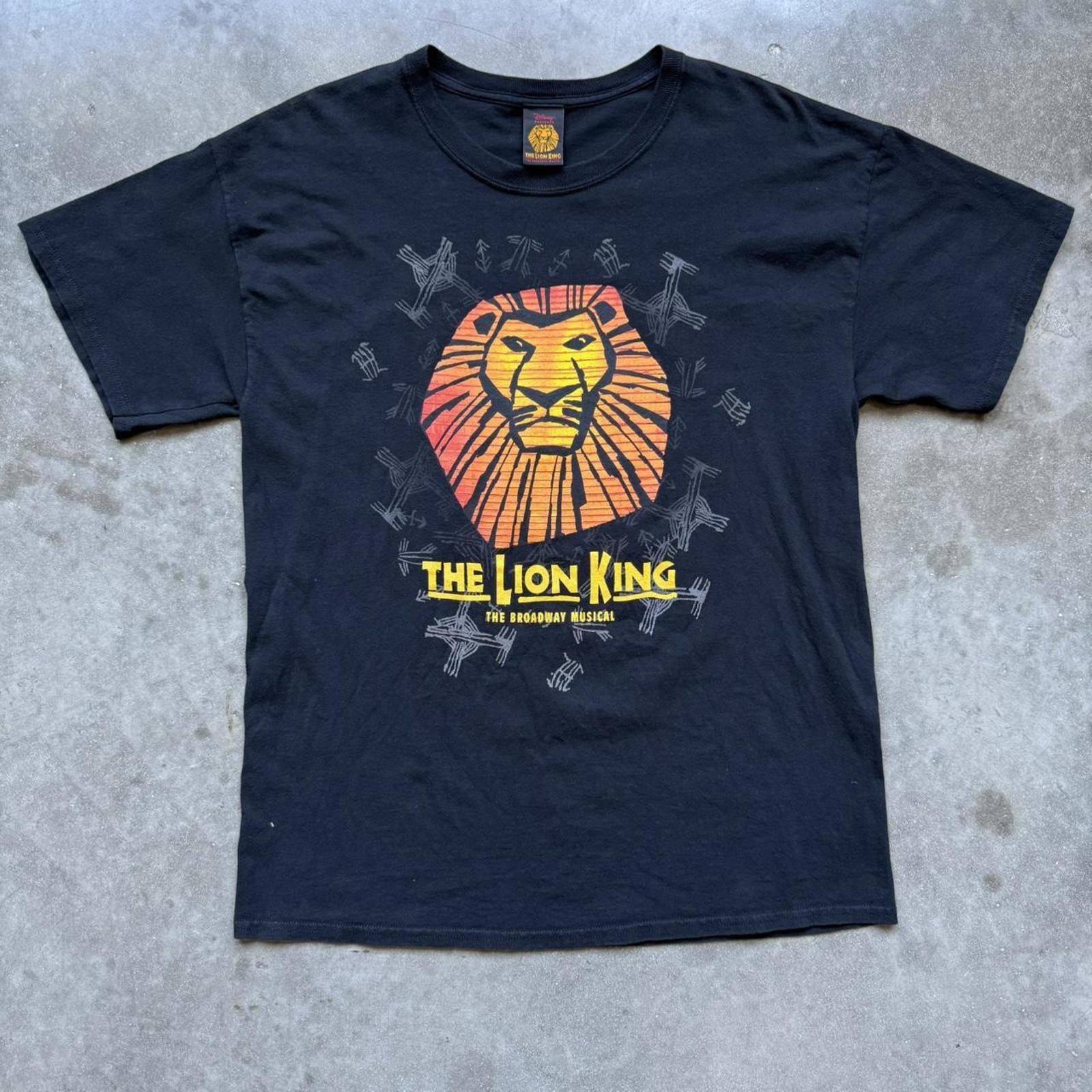 Disney Disney The Lion King Broadway Musical Merch Graphic T-Shirt Size US L / EU 52-54 / 3 - 1 Thumbnail