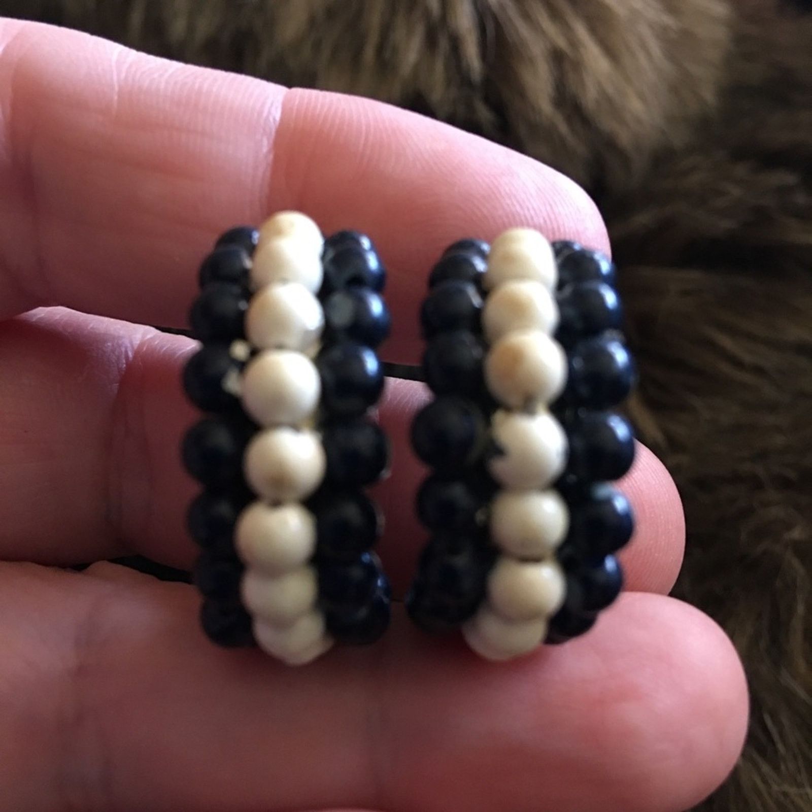 Vintage Vintage 50s bead hoop screw back clip earrings Size ONE SIZE - 6 Thumbnail